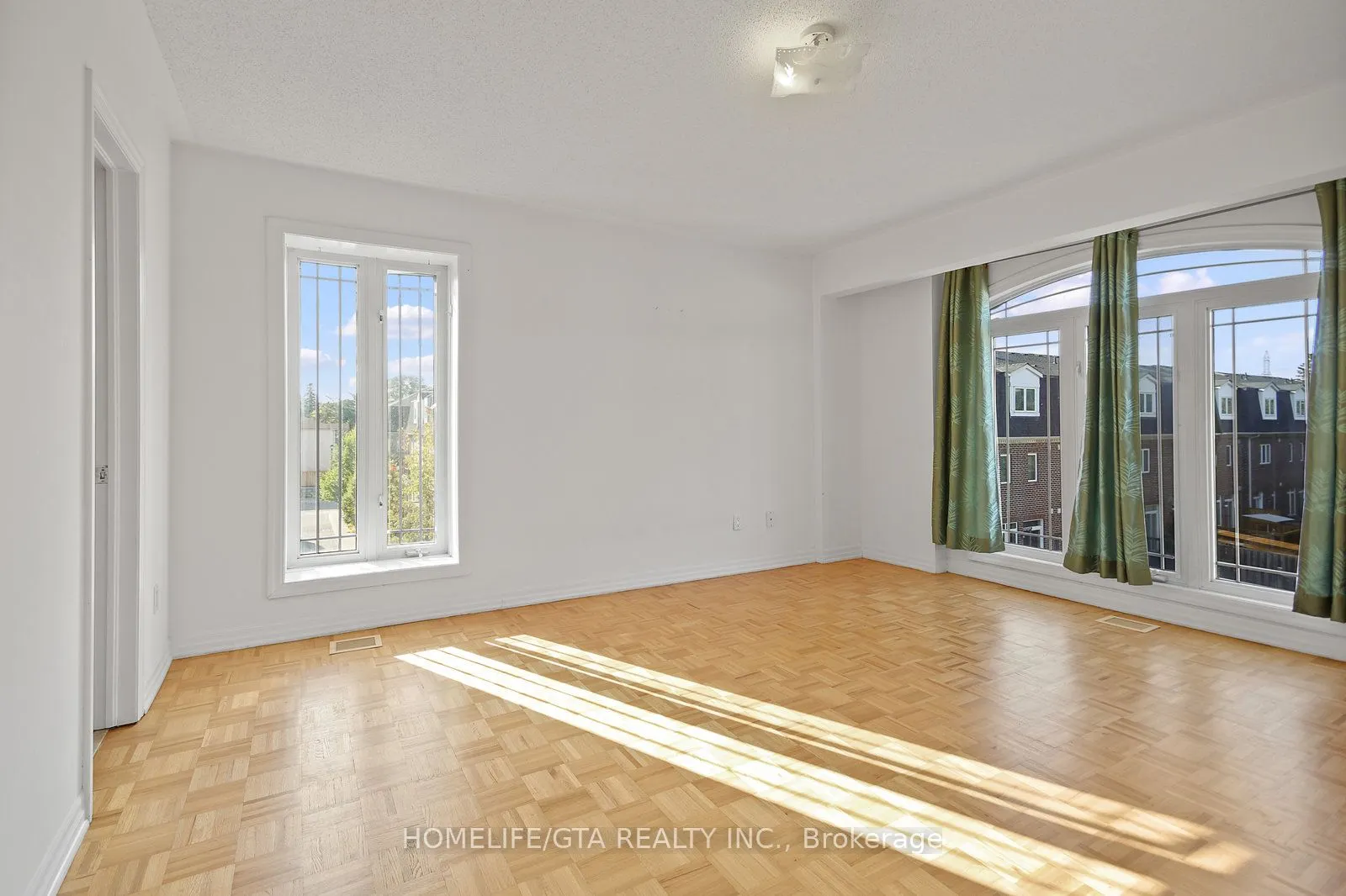 118 Finch Avenue W, #36