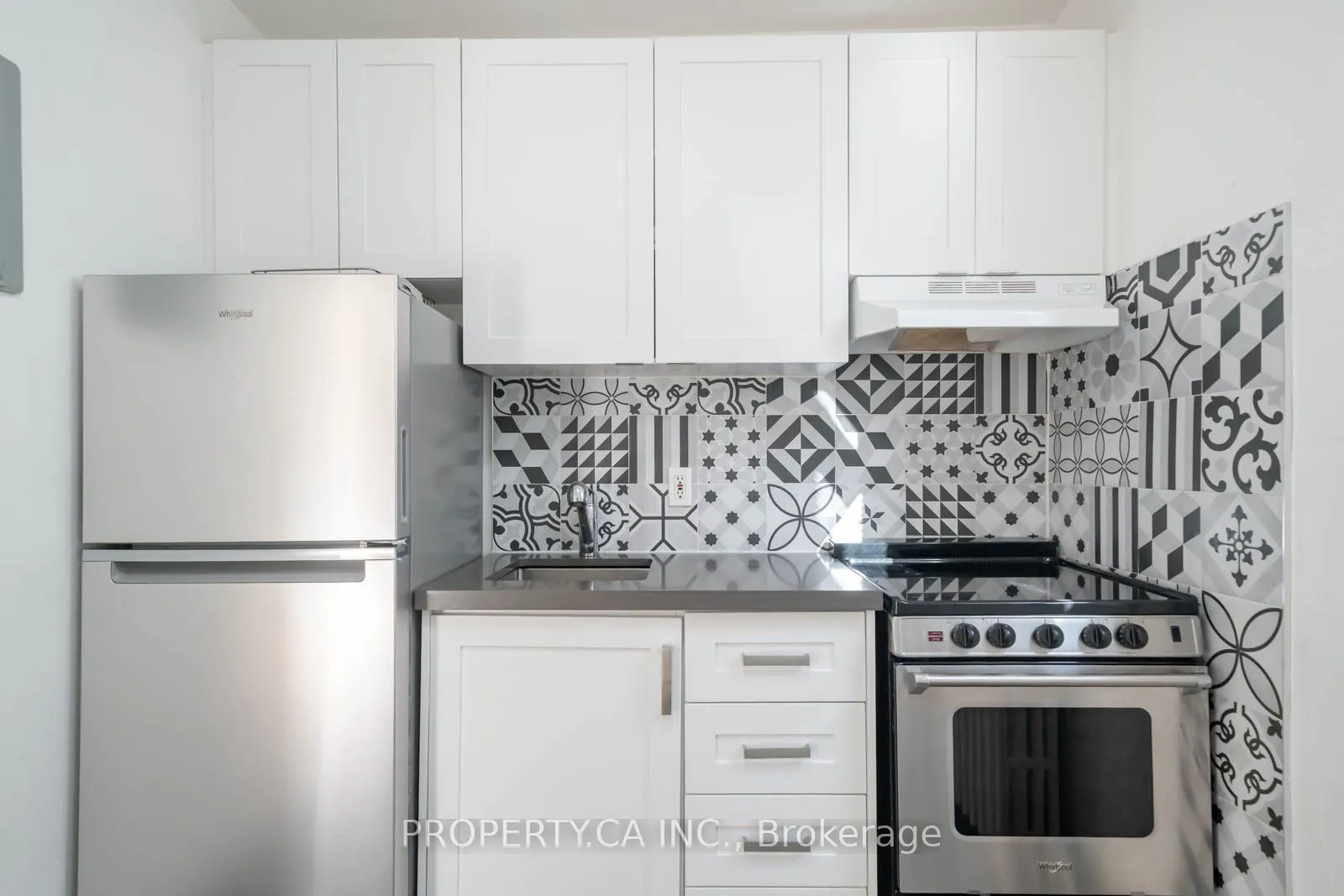 781 St Clair Avenue W, #5