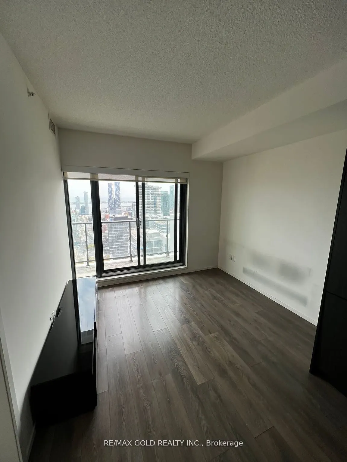 159 Dundas Street E, #3902