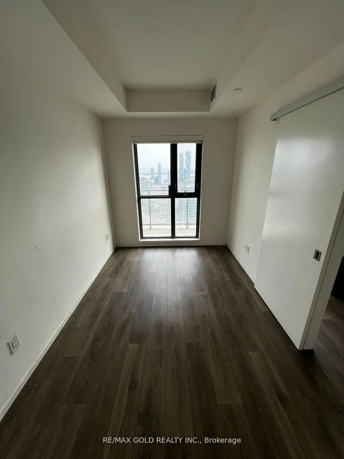 159 Dundas Street E, #3902