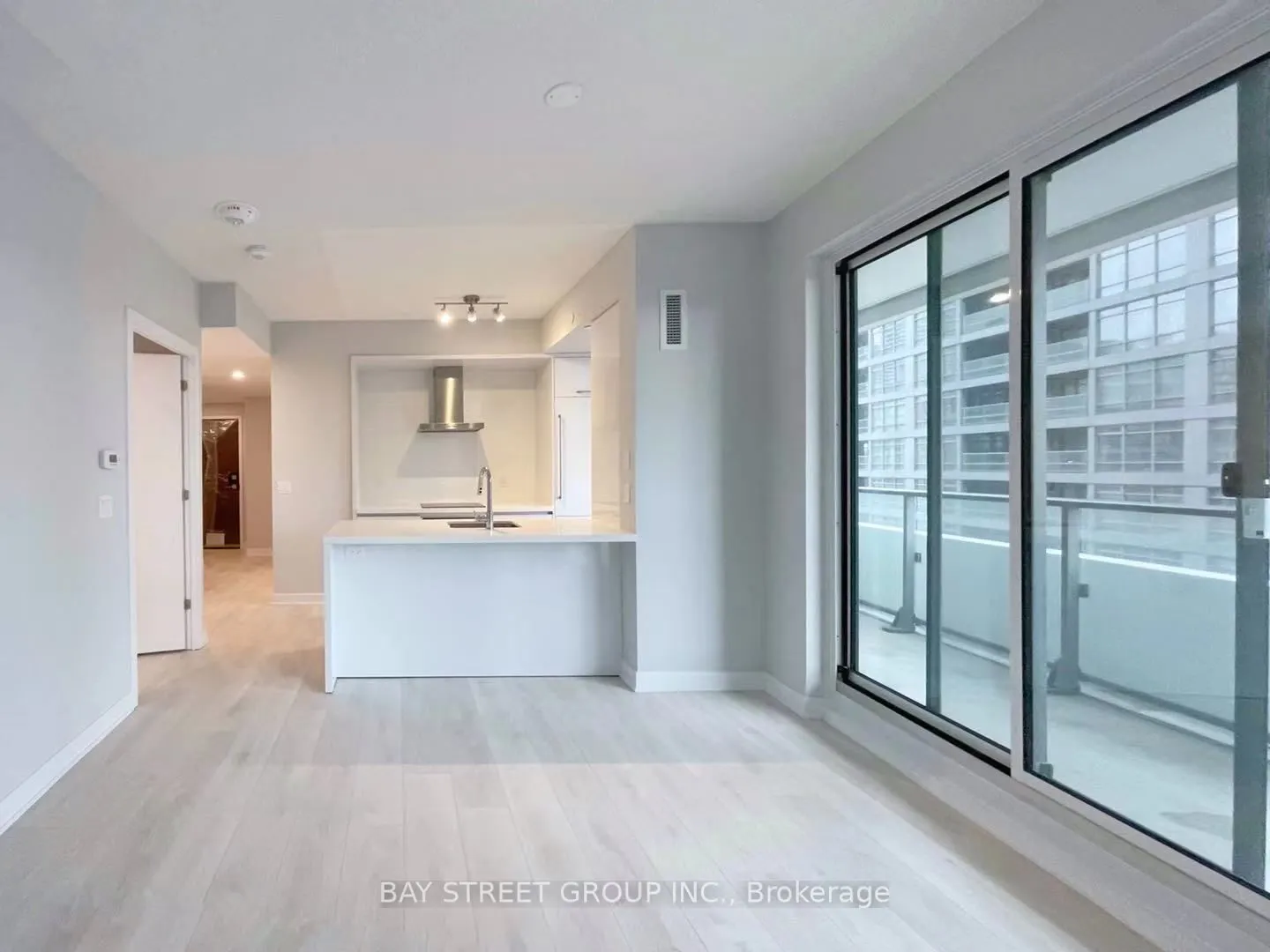 2221 Yonge Street, #808