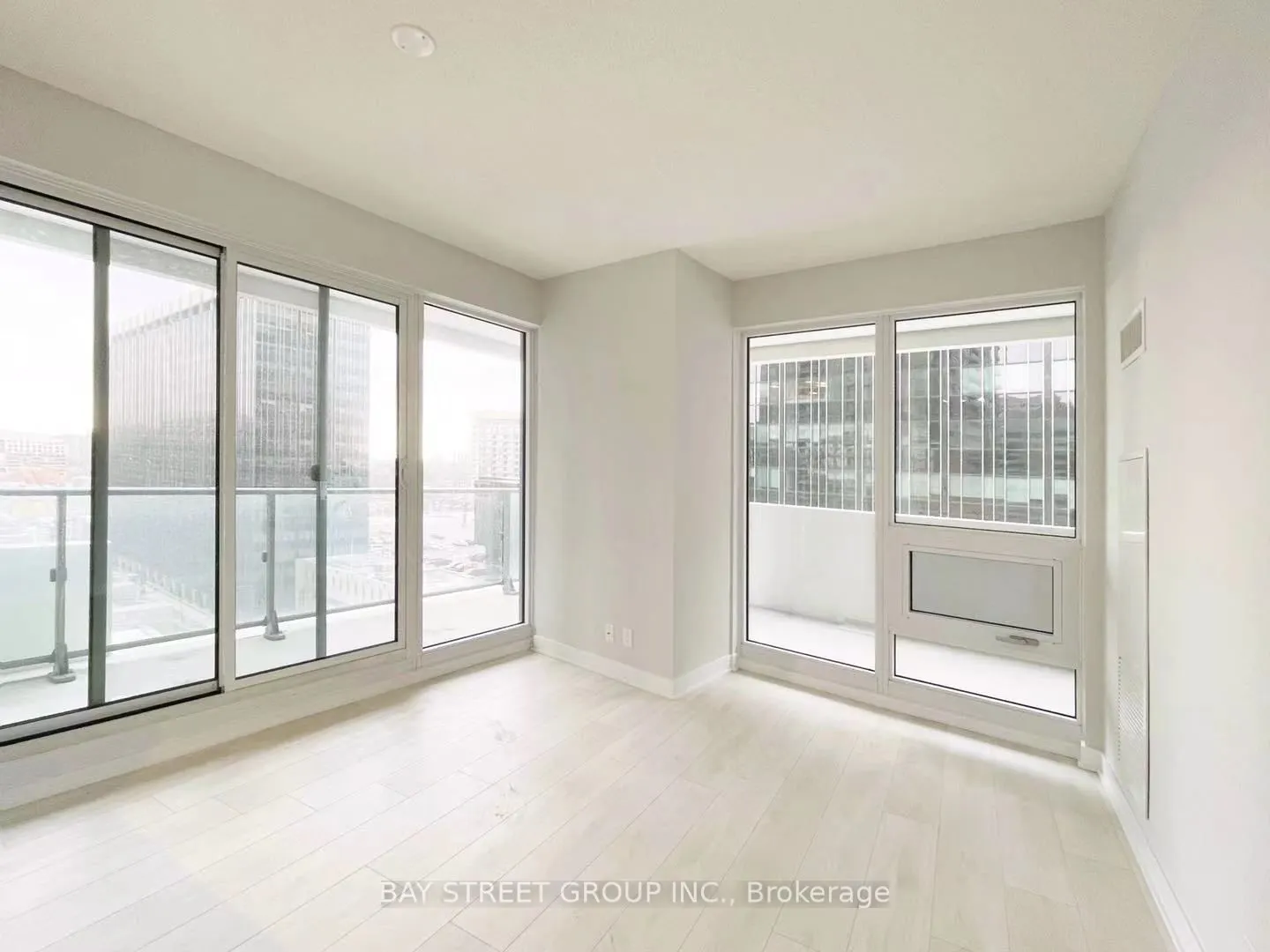 2221 Yonge Street, #808