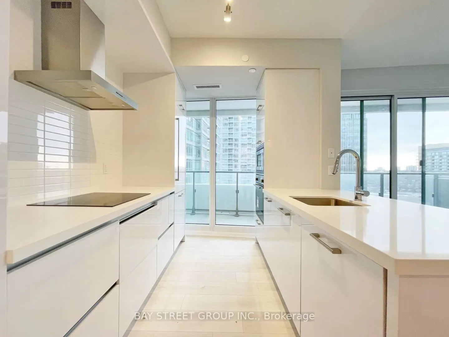 2221 Yonge Street, #808