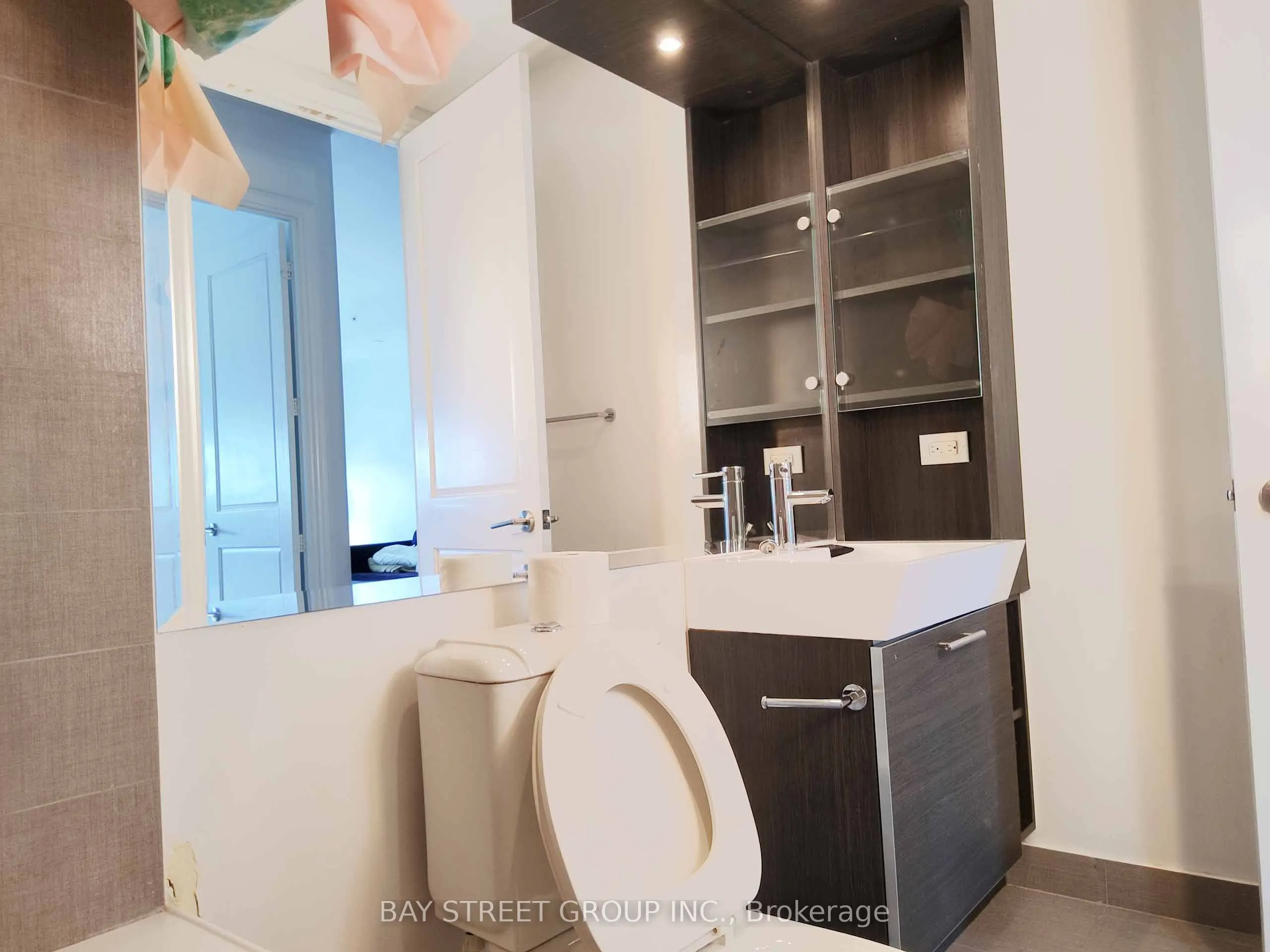 388 Yonge Street, #6704