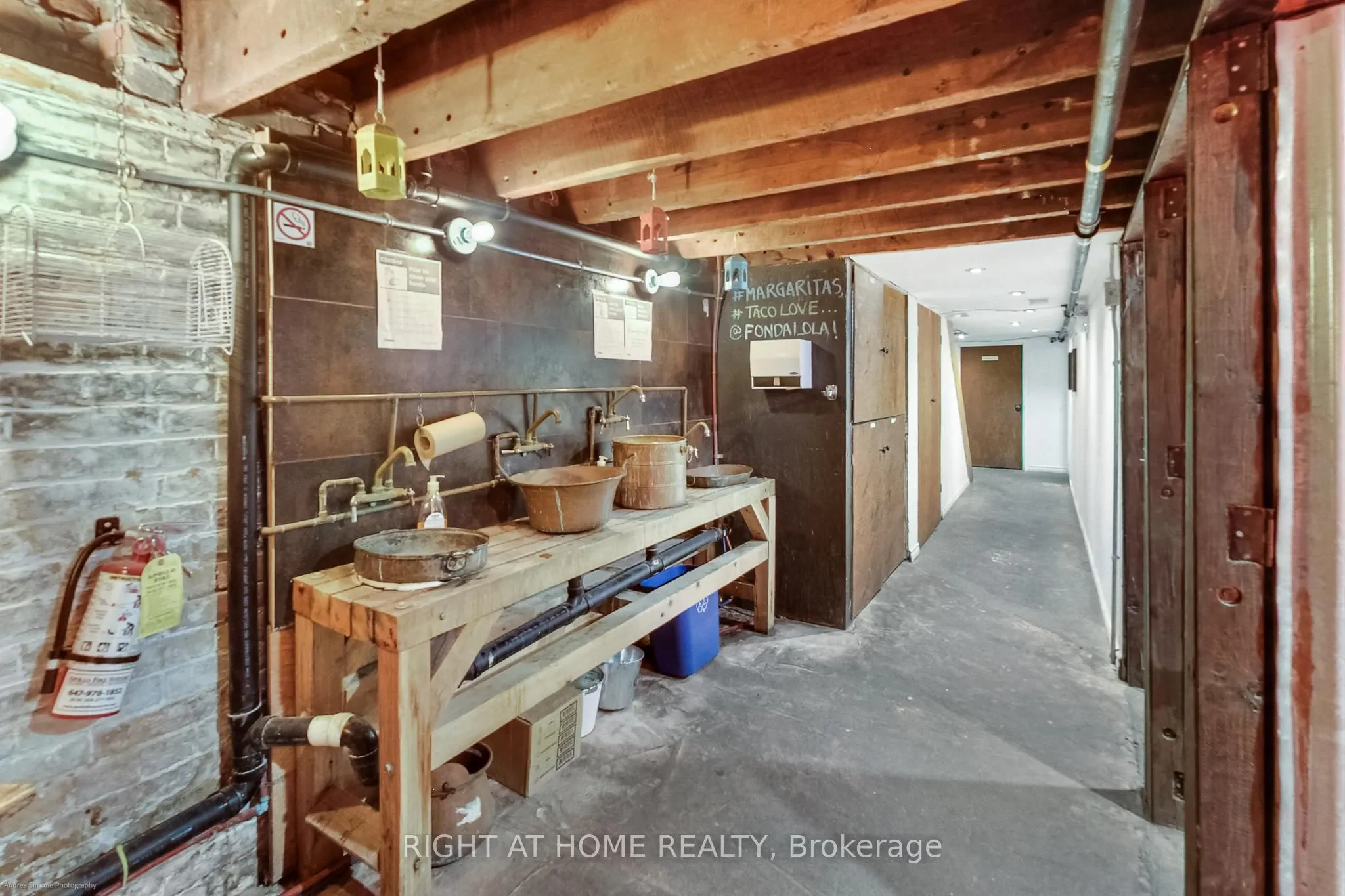 942 Queen Street W