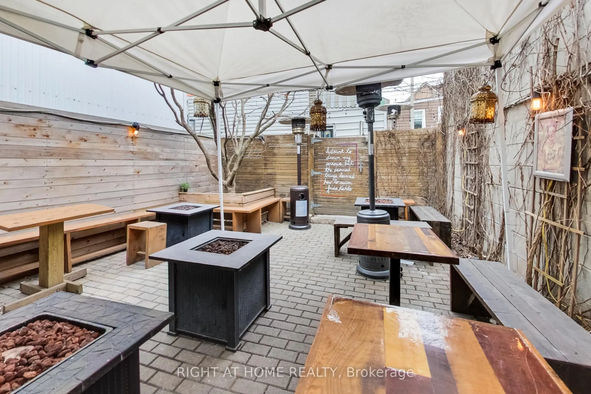 942 Queen Street W