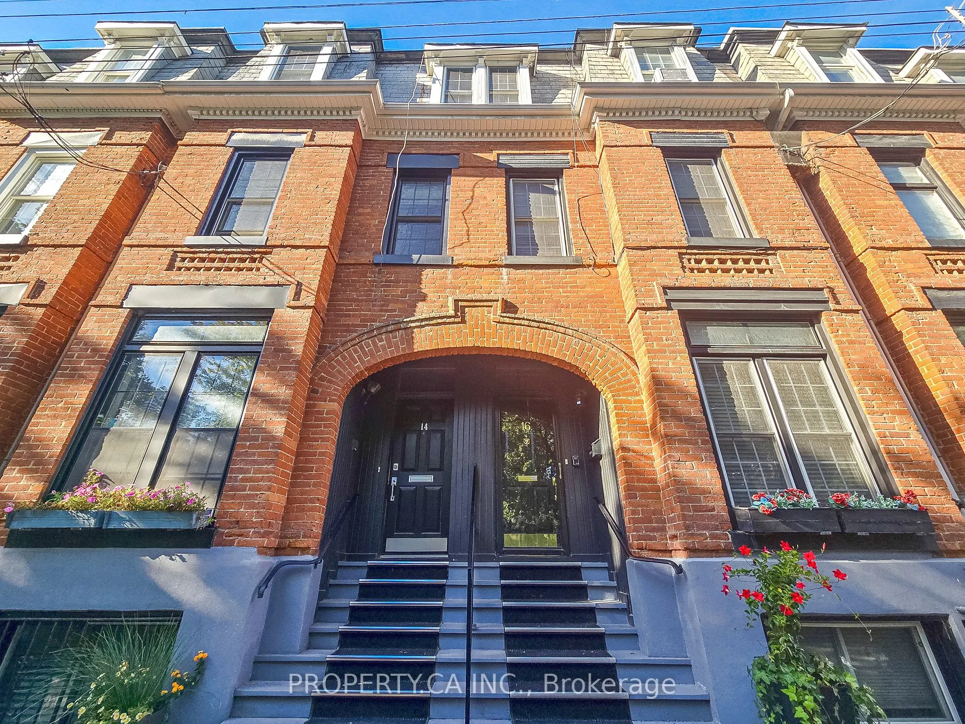 16 Monteith Street