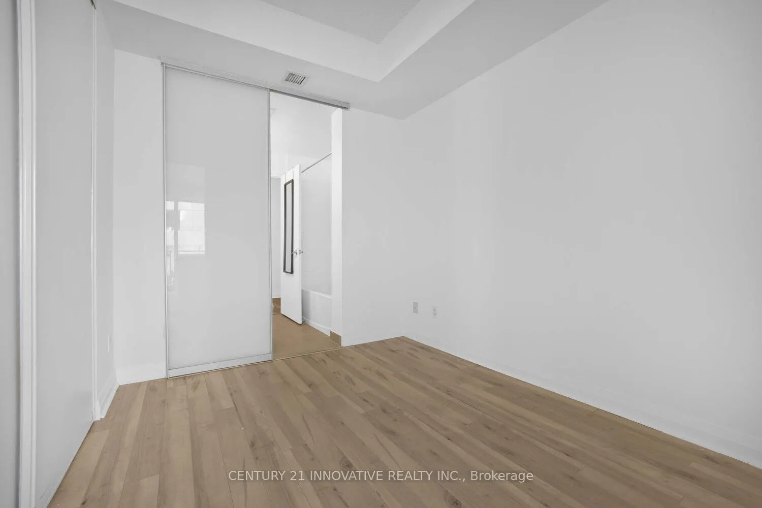 220 Victoria Street, #1505
