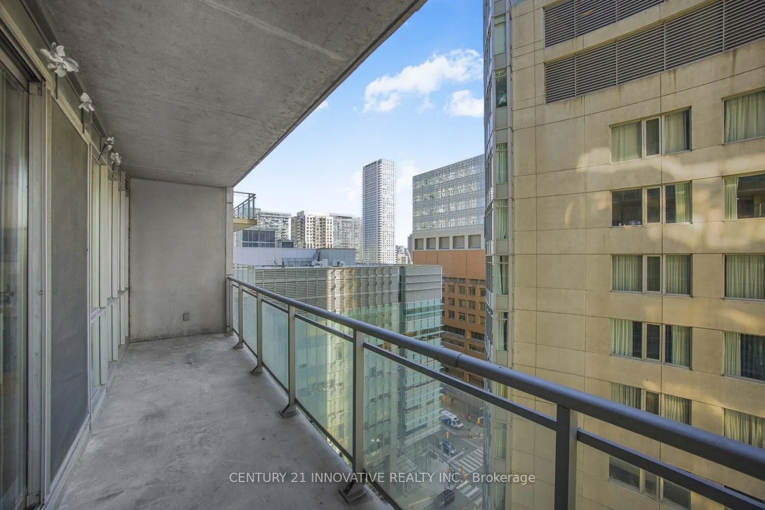 220 Victoria Street, #1505