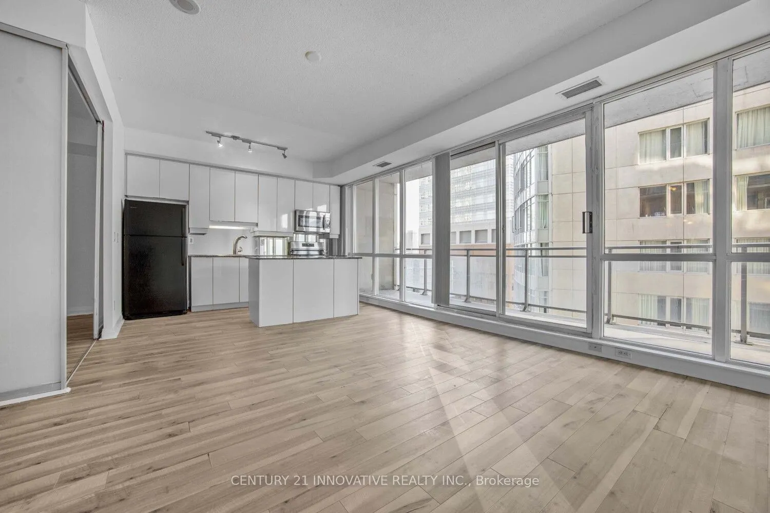220 Victoria Street, #1505