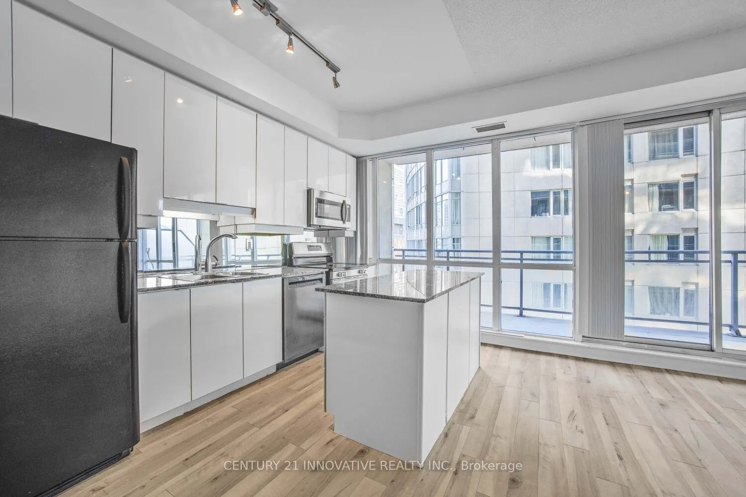 220 Victoria Street, #1505