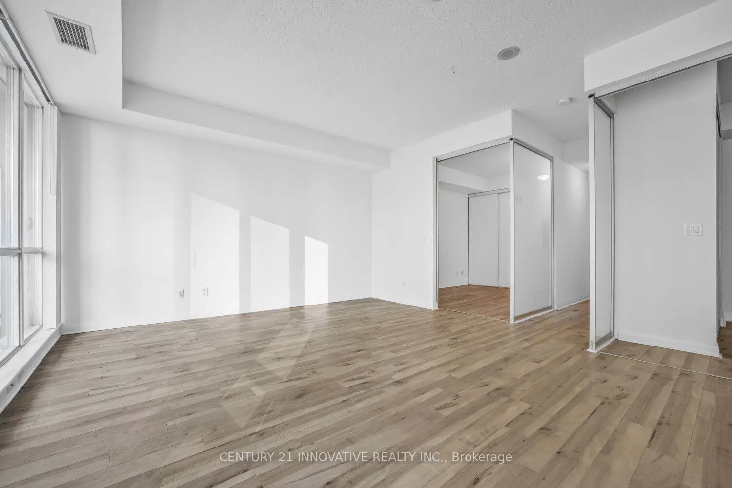 220 Victoria Street, #1505