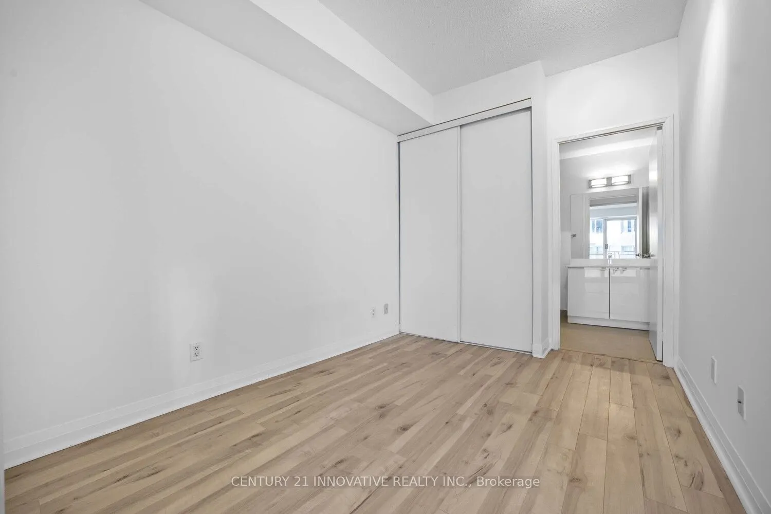 220 Victoria Street, #1505