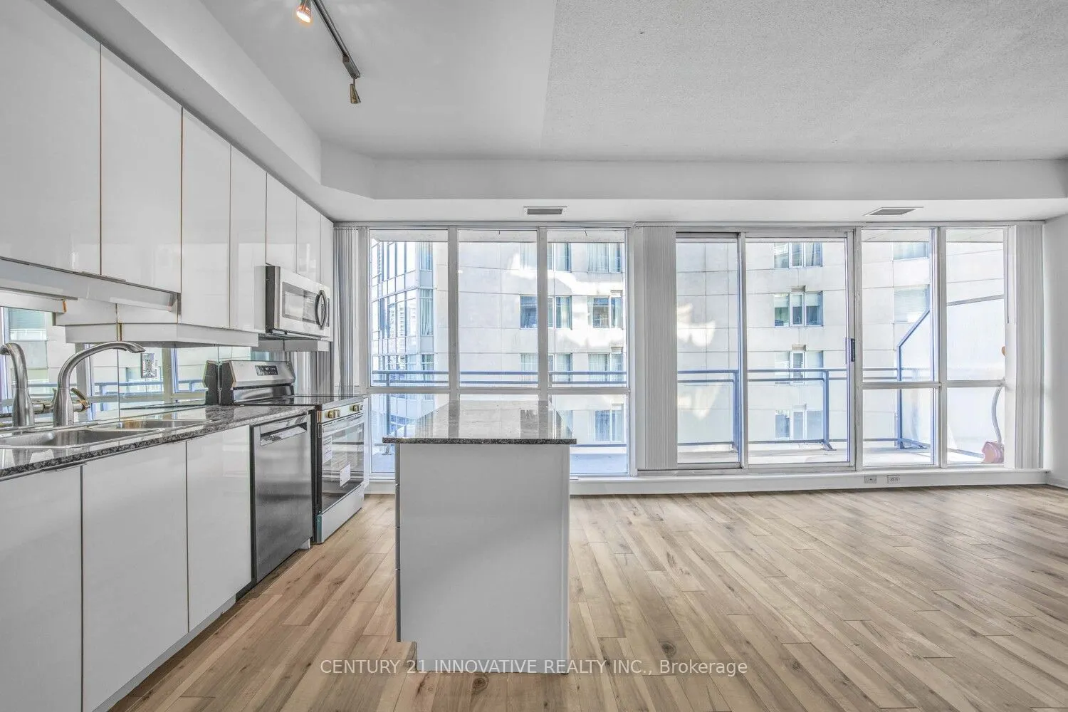 220 Victoria Street, #1505