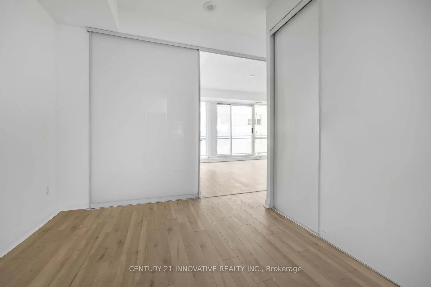 220 Victoria Street, #1505