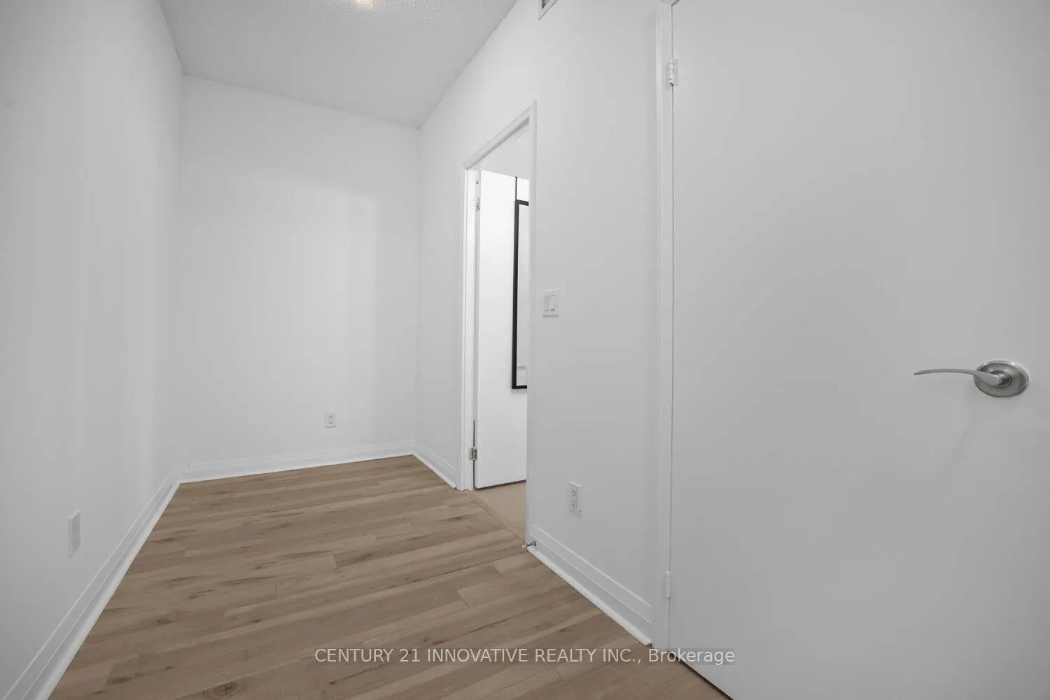 220 Victoria Street, #1505