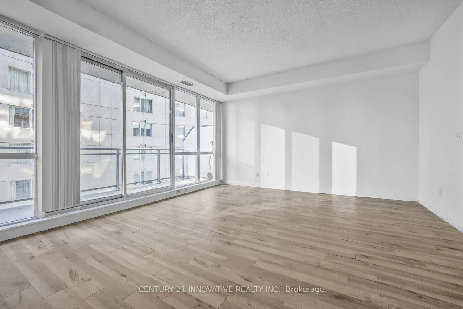 220 Victoria Street, #1505