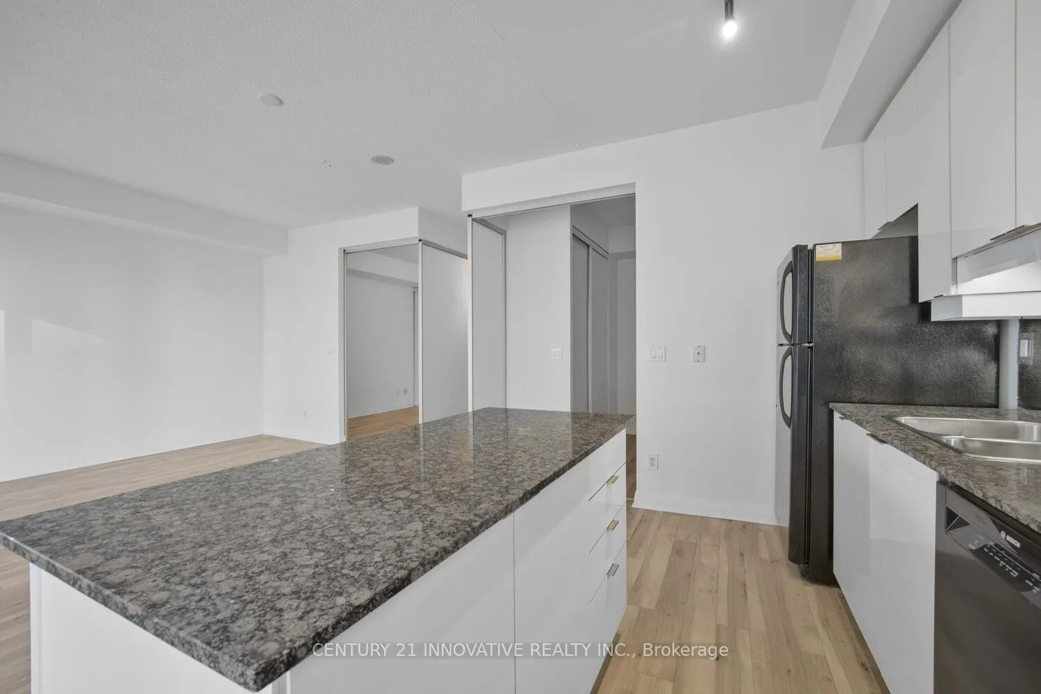 220 Victoria Street, #1505