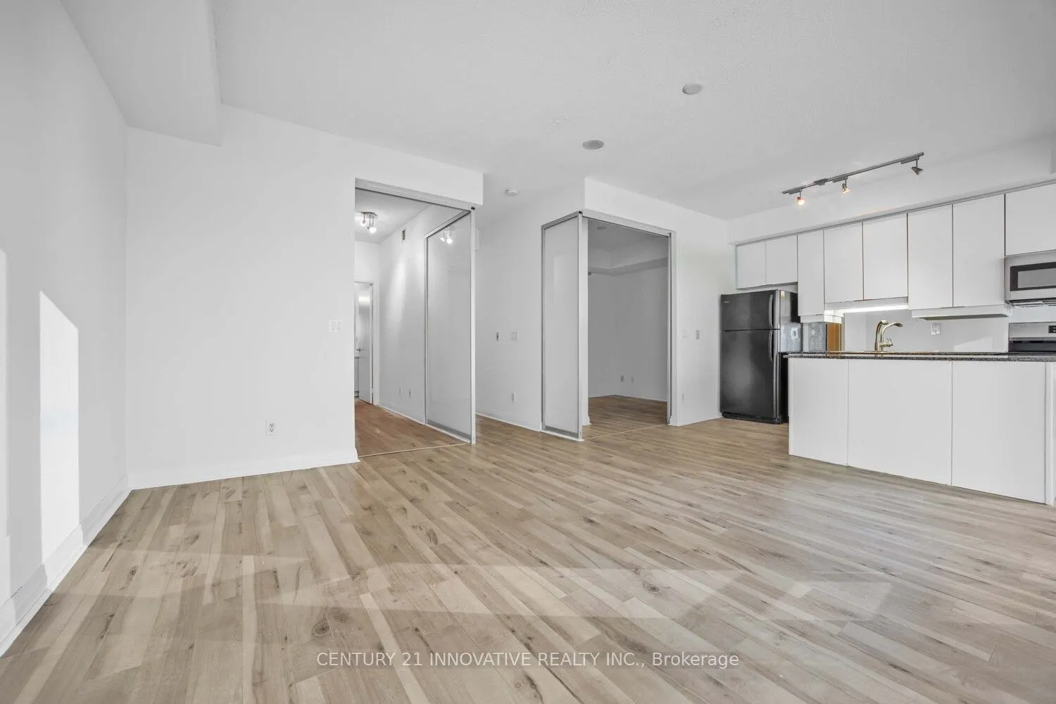 220 Victoria Street, #1505