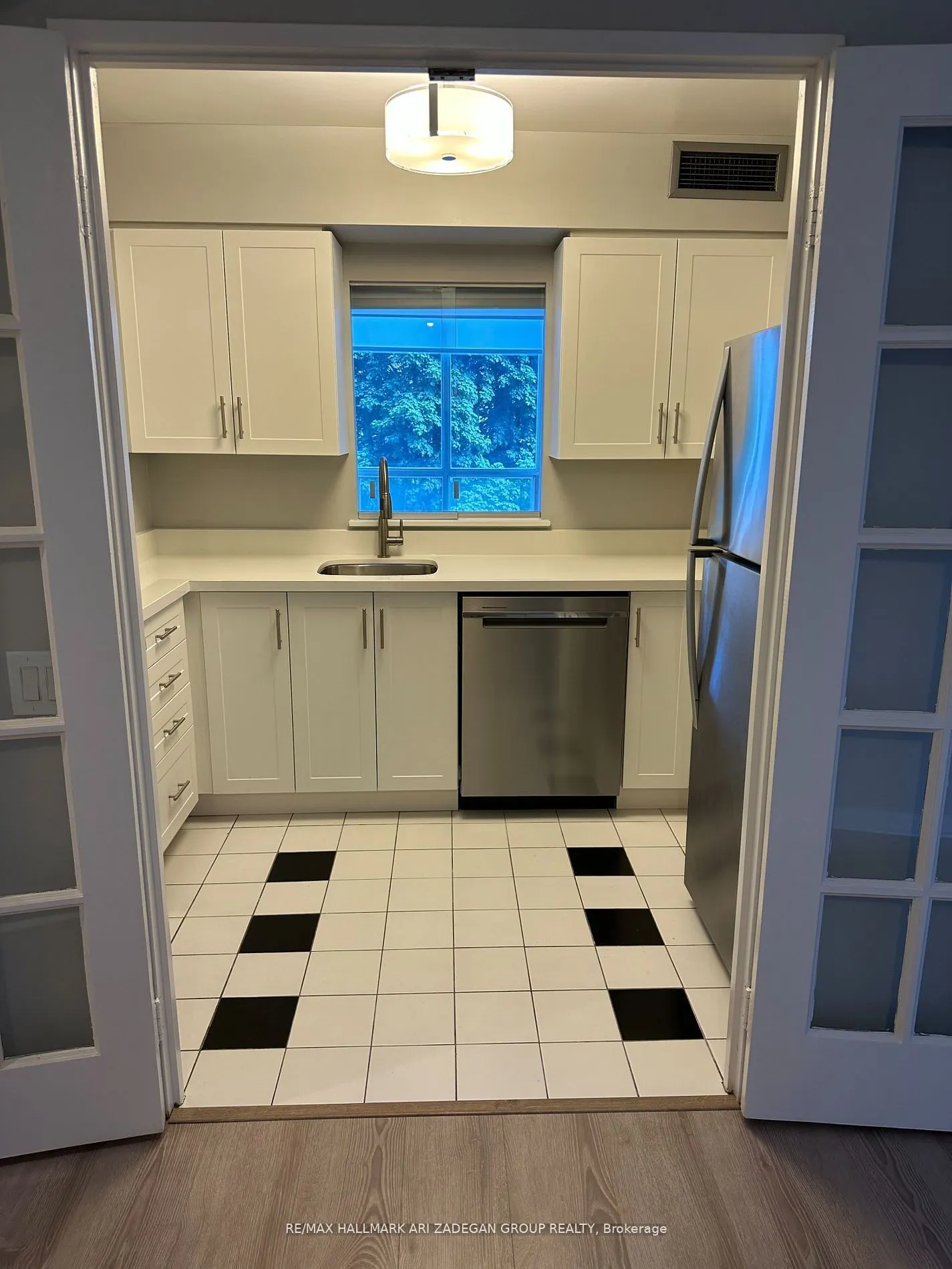 21 Overlea Boulevard, #312