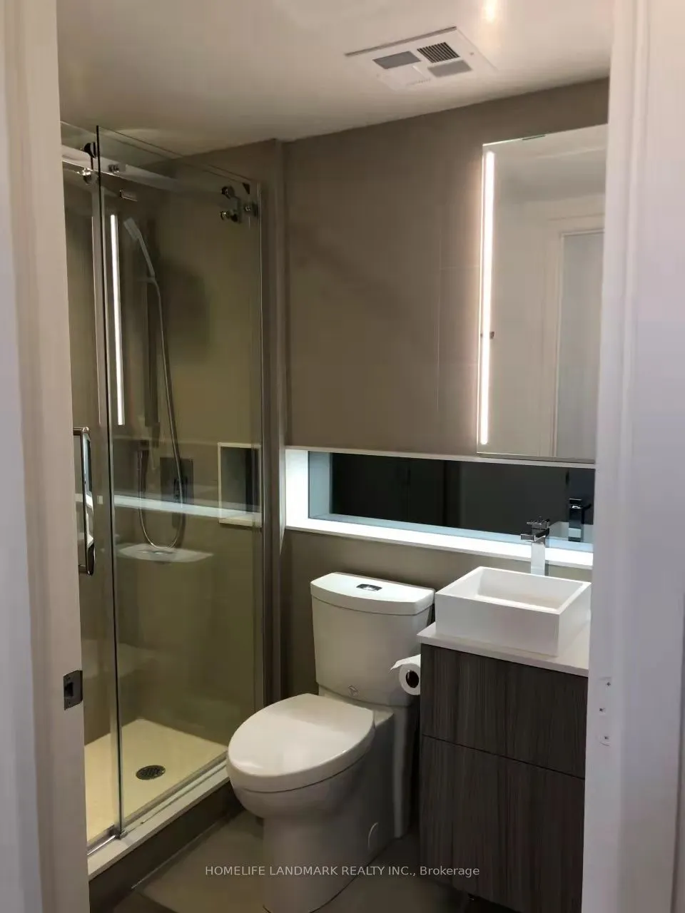 215 Queen Street W, #811