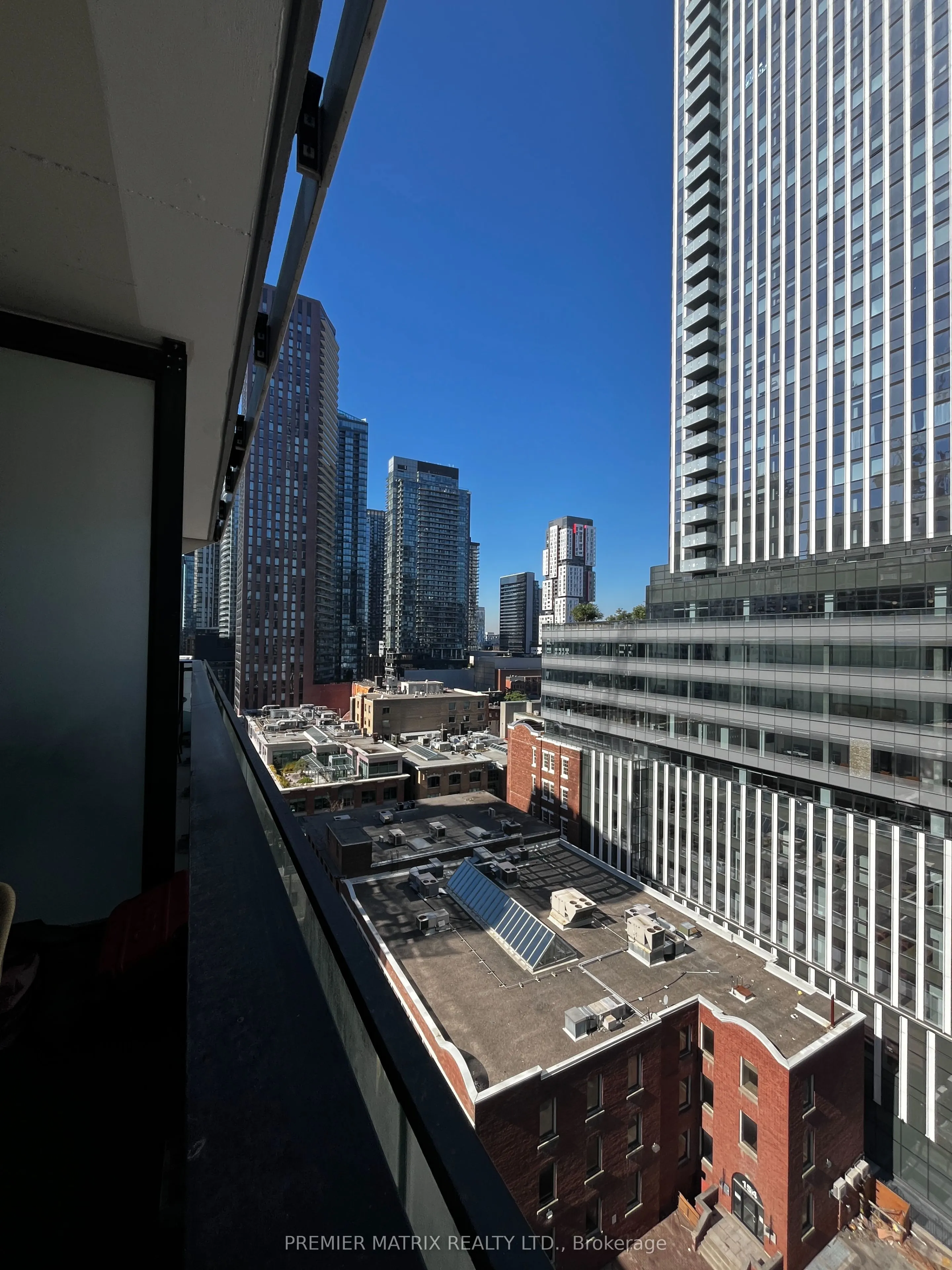 224 King Street W, #1102