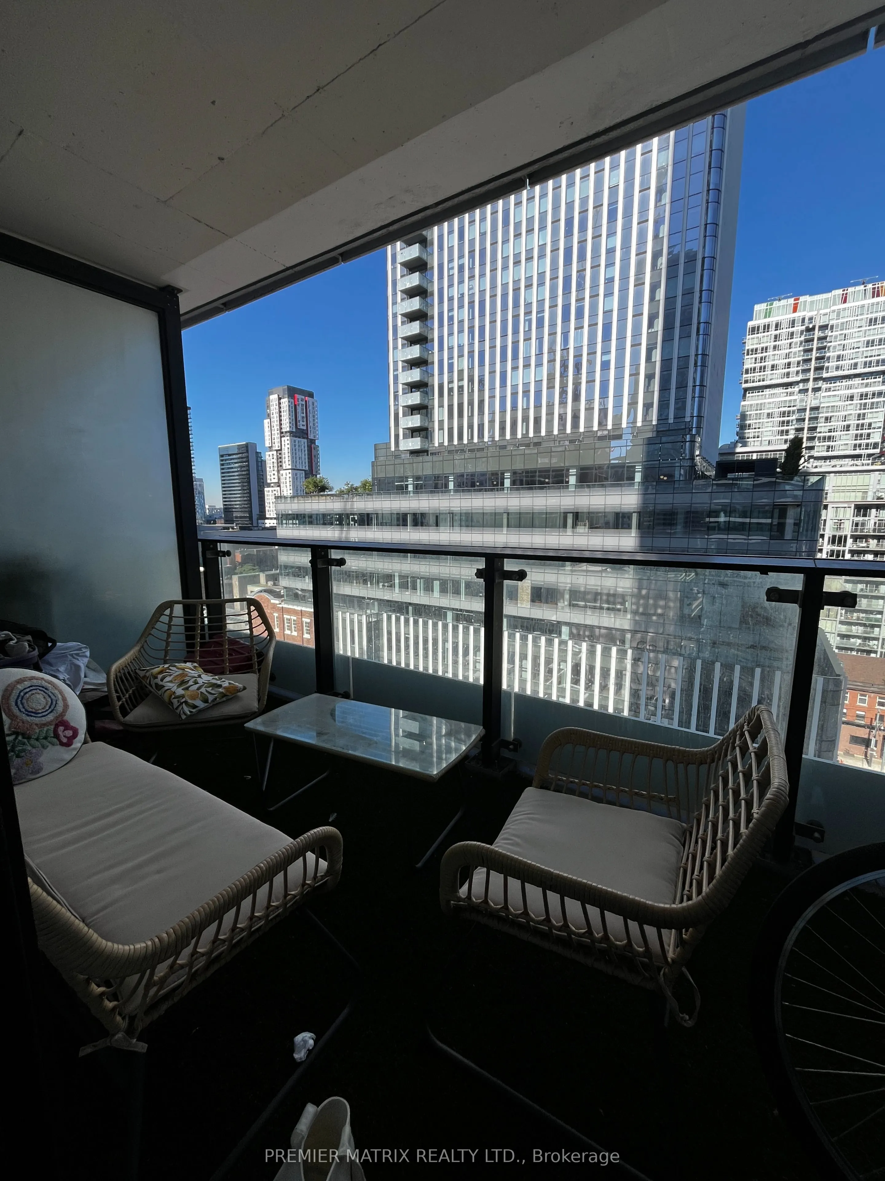 224 King Street W, #1102