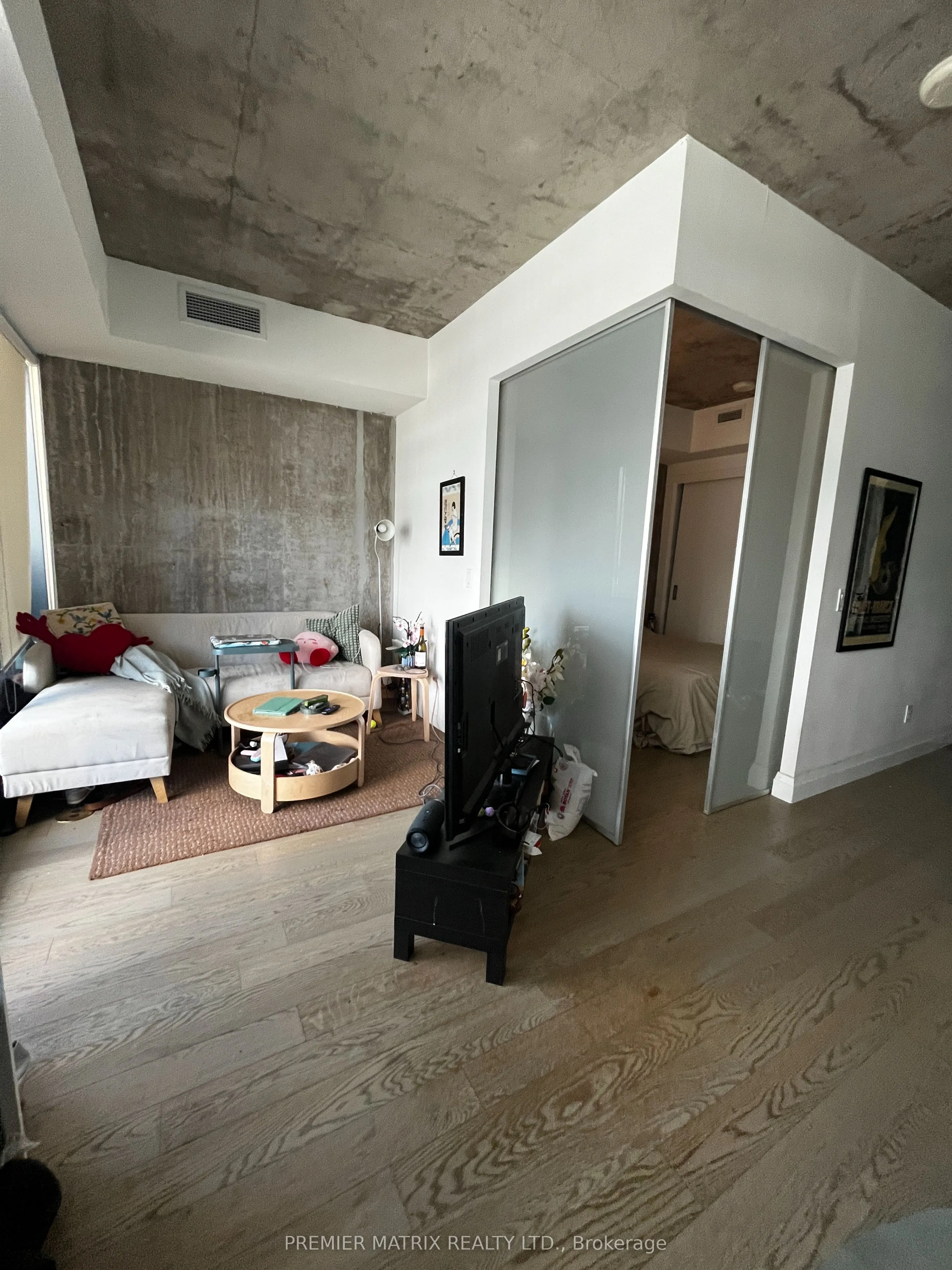 224 King Street W, #1102