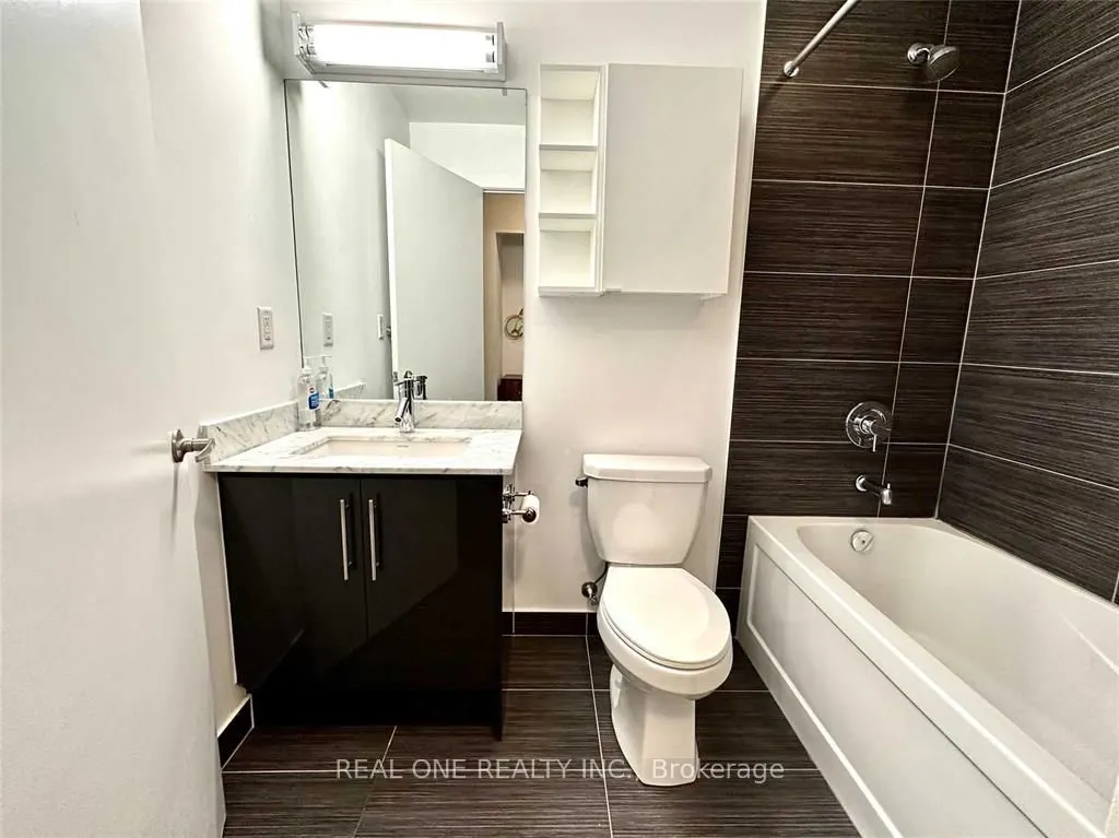 58 Orchard View Boulevard, #1004