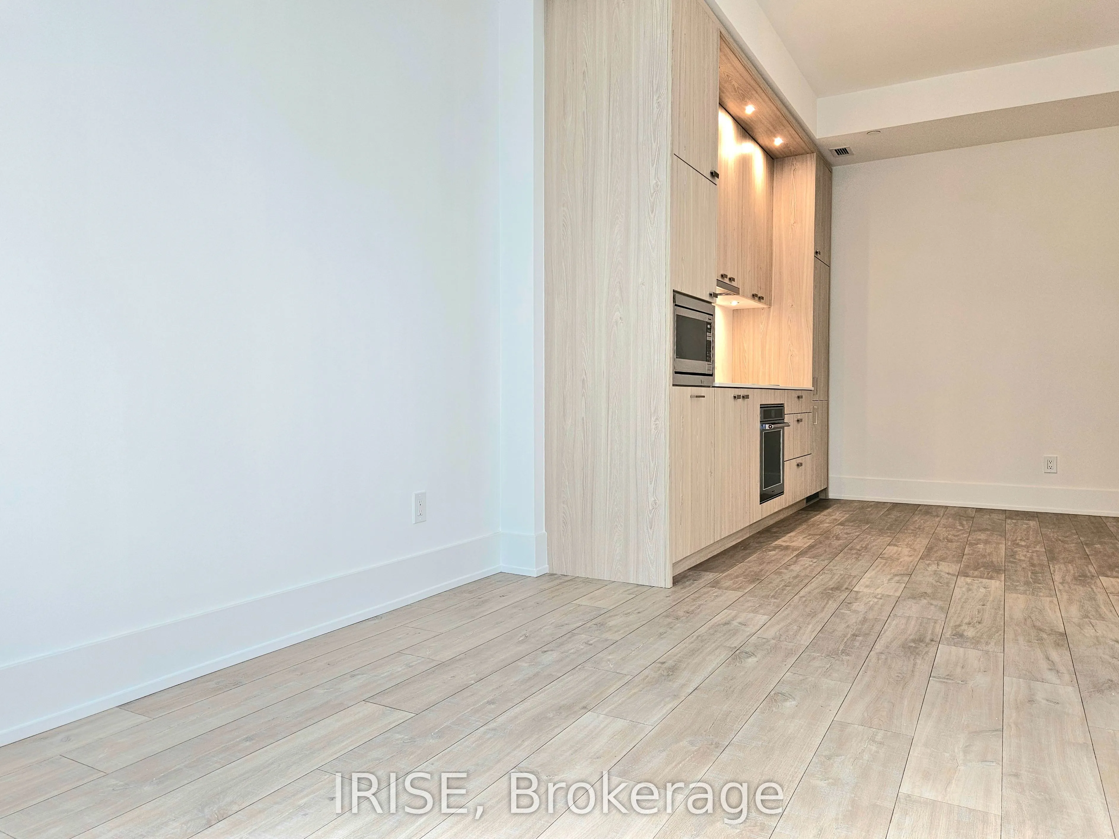 115 Denison Avenue, #419