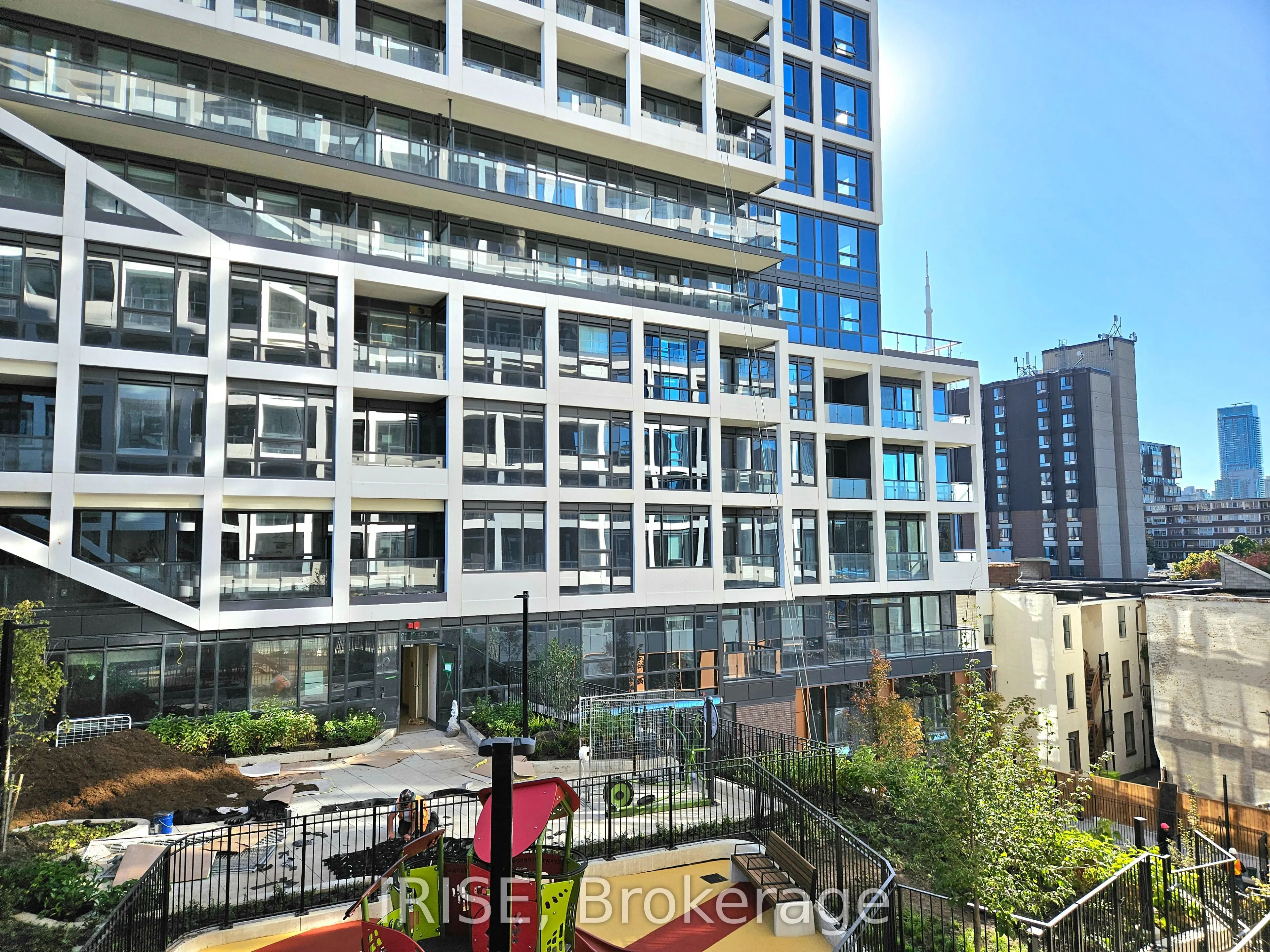 115 Denison Avenue, #419