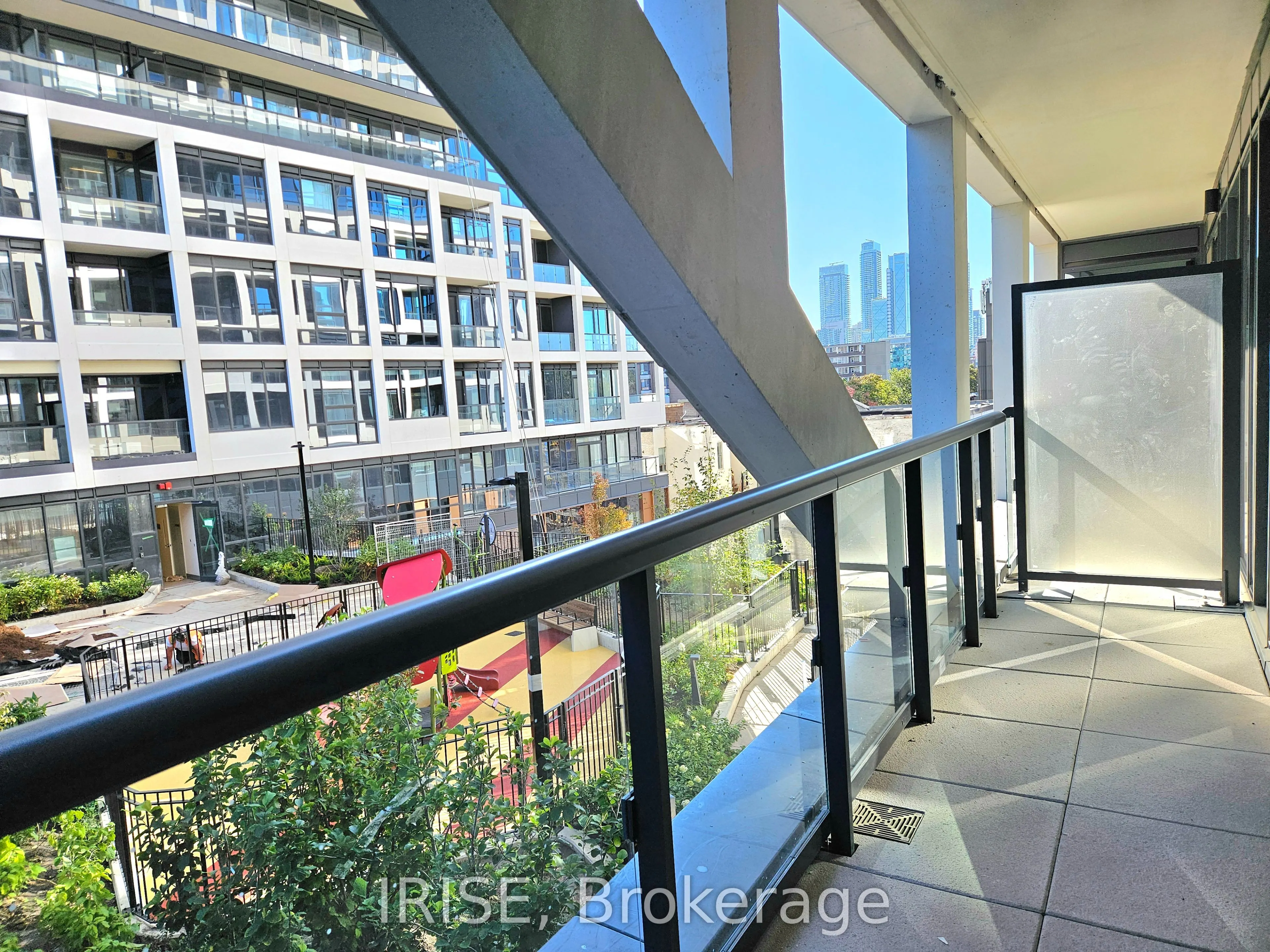 115 Denison Avenue, #419