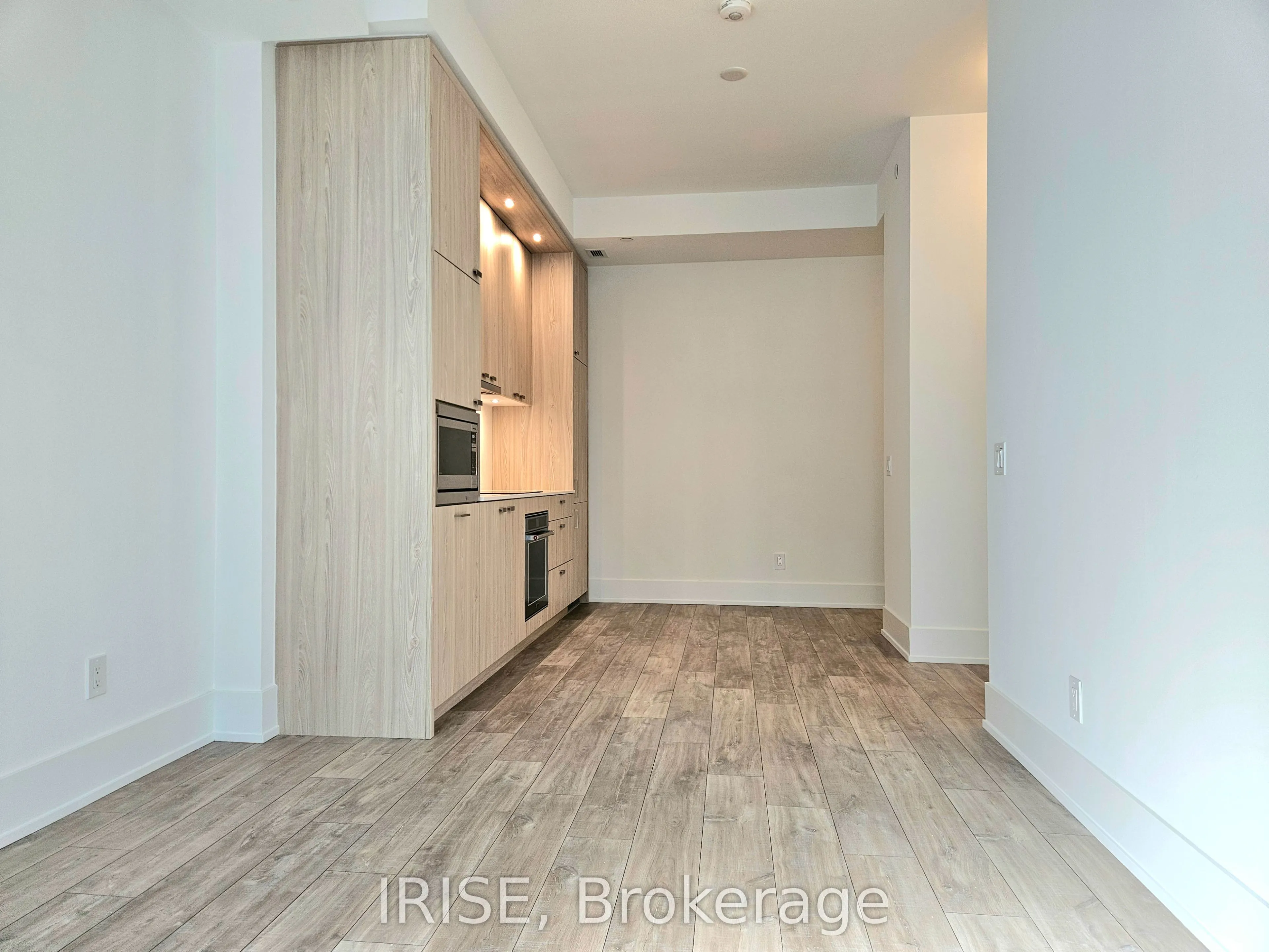 115 Denison Avenue, #419