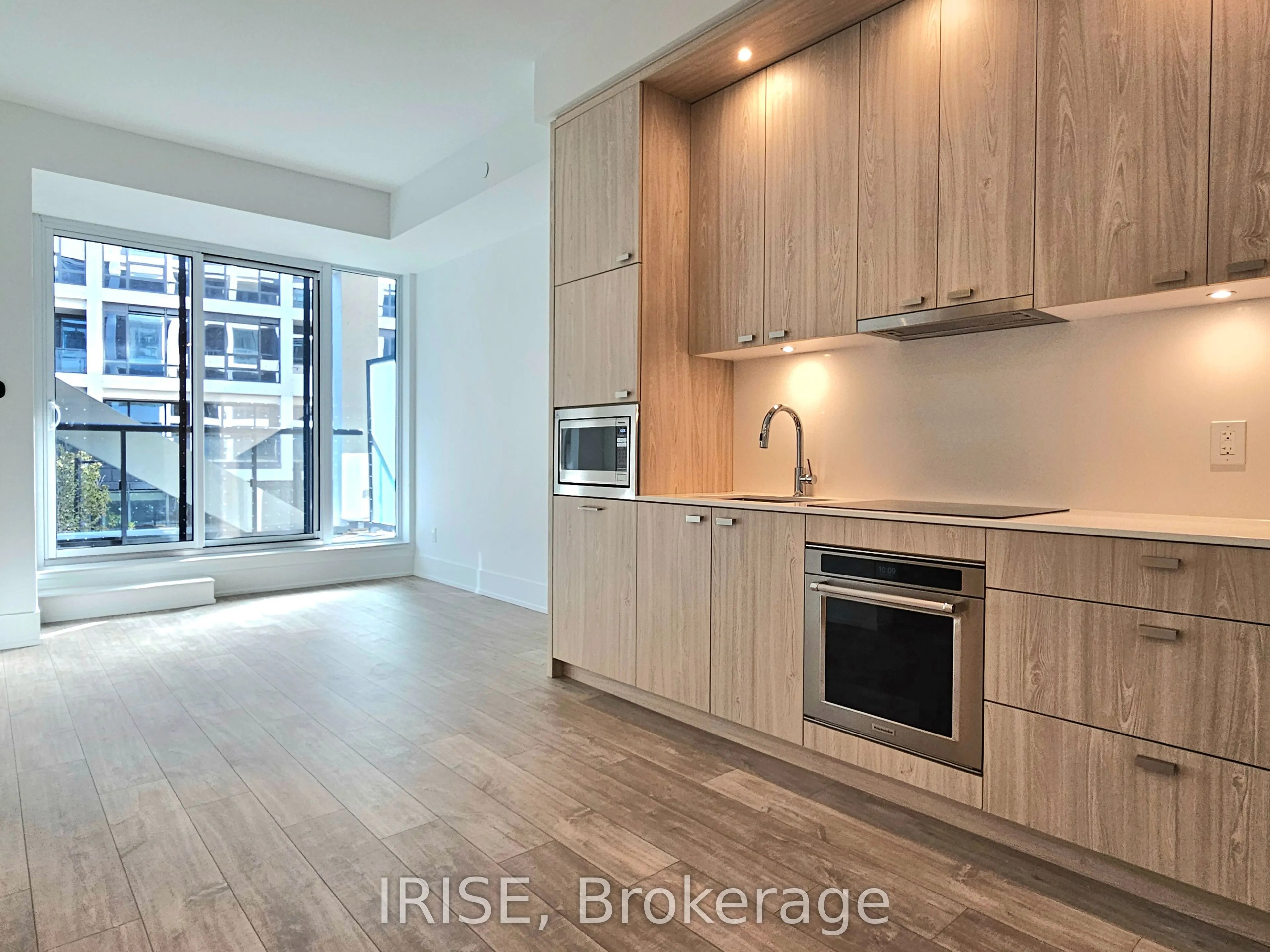 115 Denison Avenue, #419