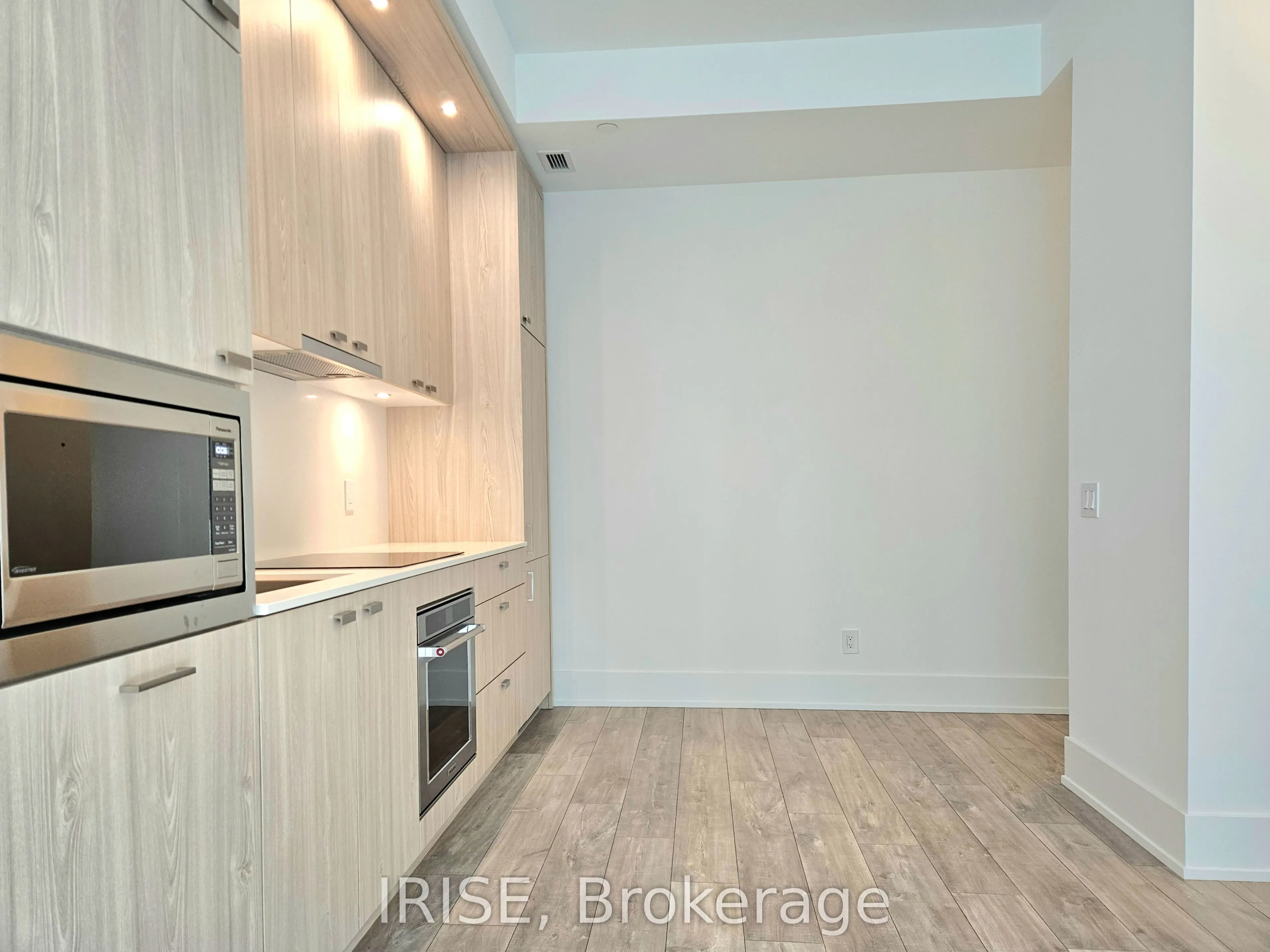 115 Denison Avenue, #419