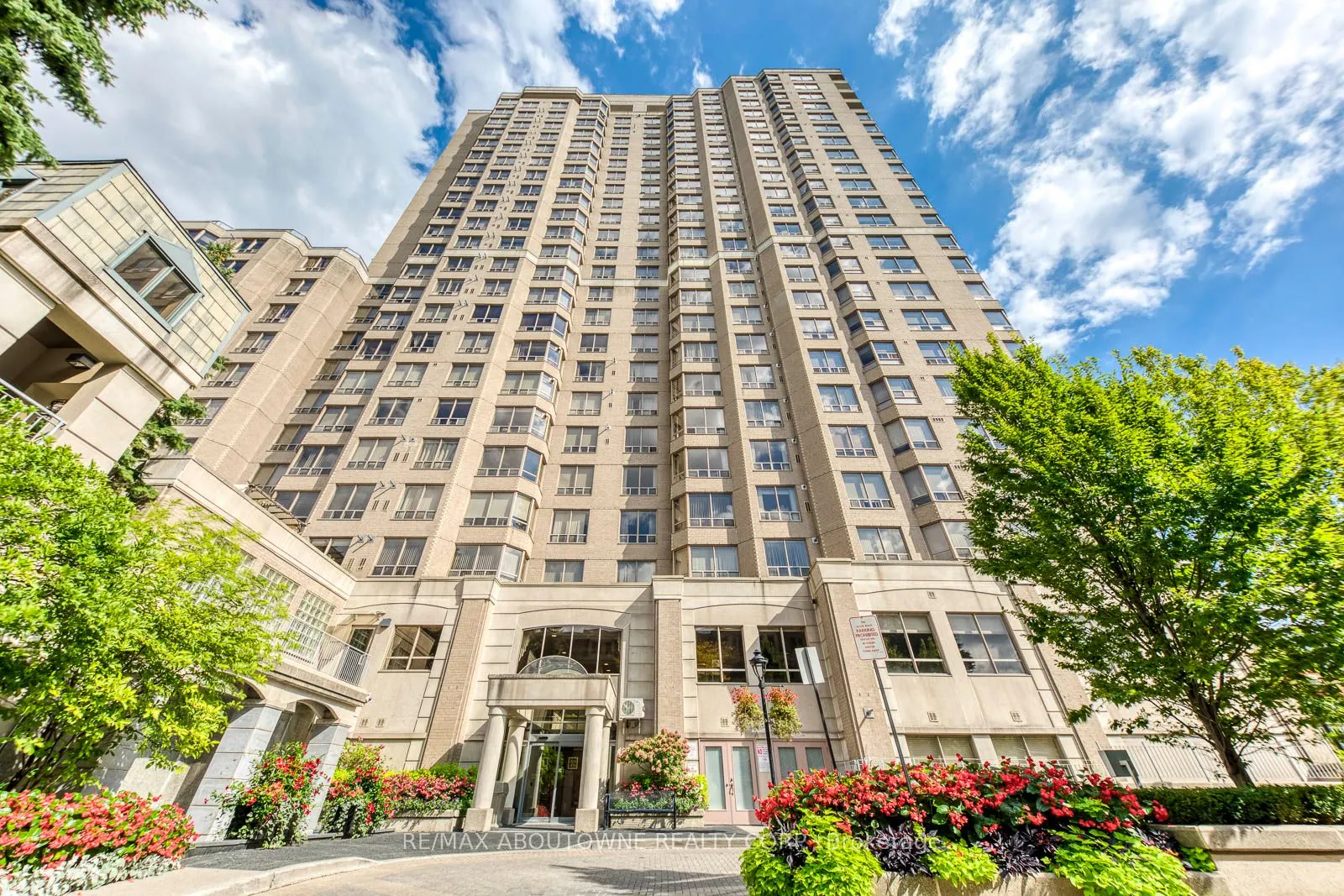 5418 Yonge Street, #1805
