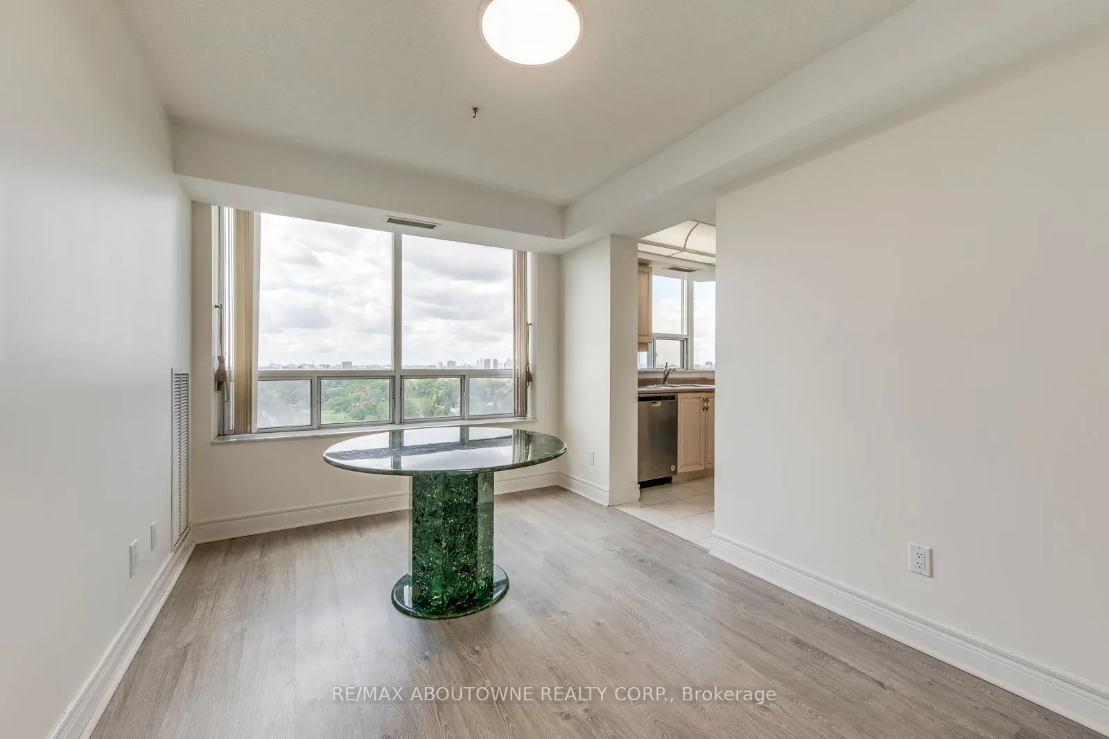 5418 Yonge Street, #1805