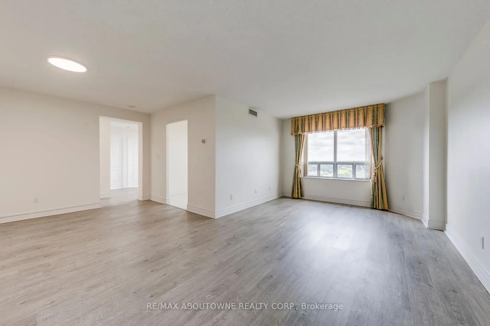 5418 Yonge Street, #1805