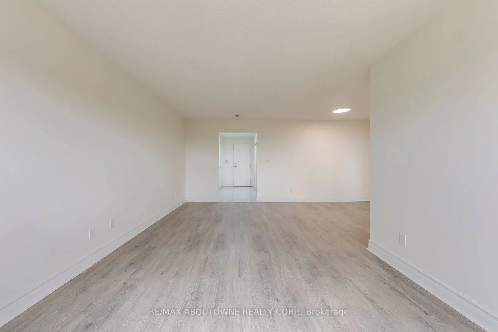 5418 Yonge Street, #1805