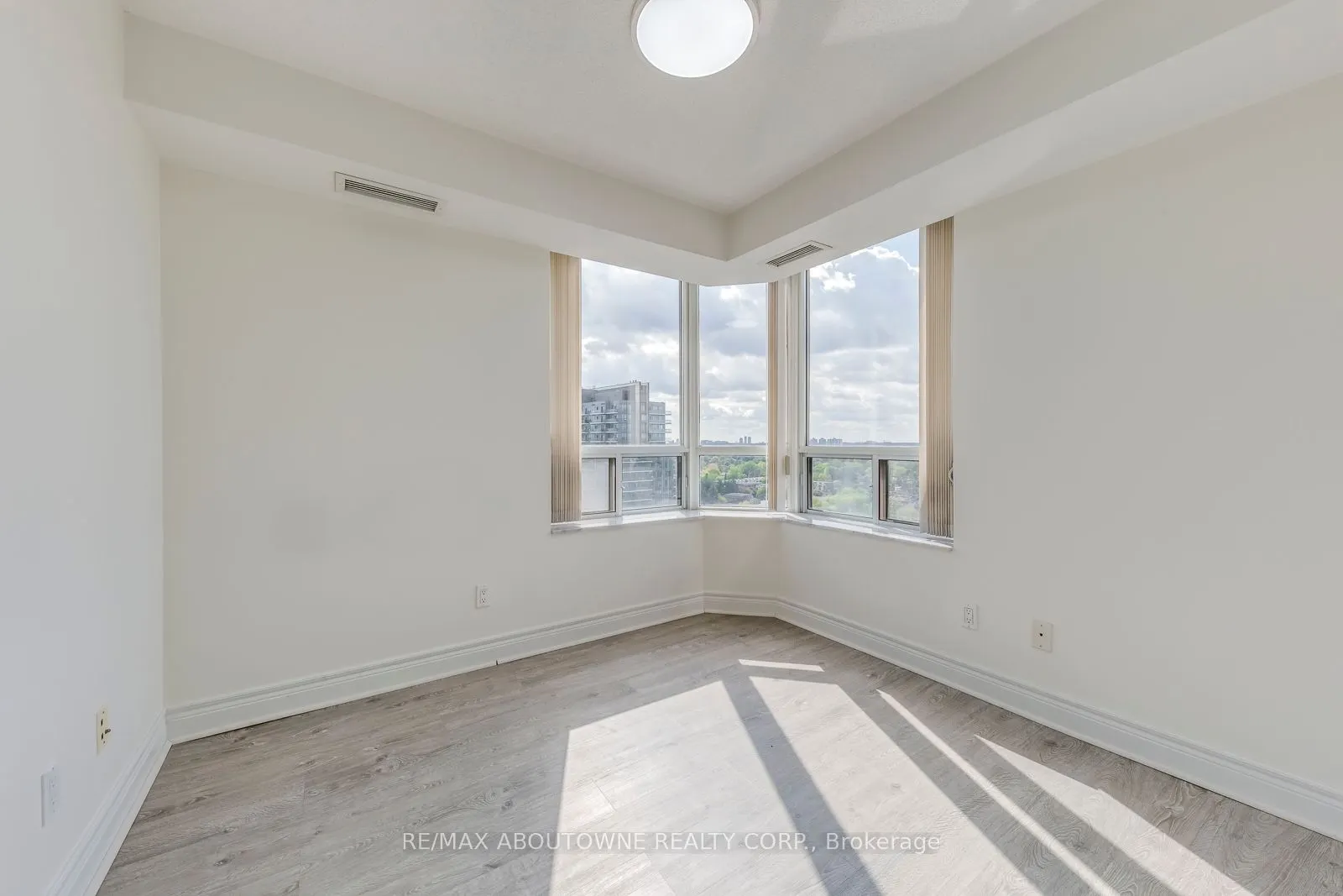 5418 Yonge Street, #1805