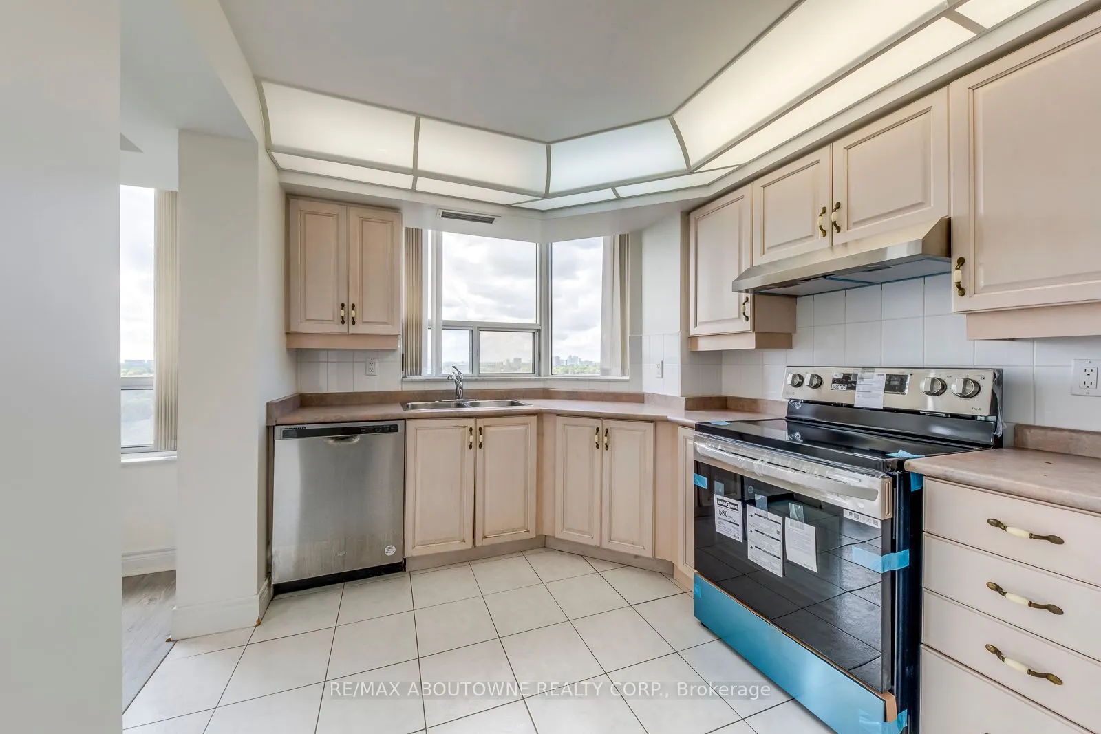5418 Yonge Street, #1805