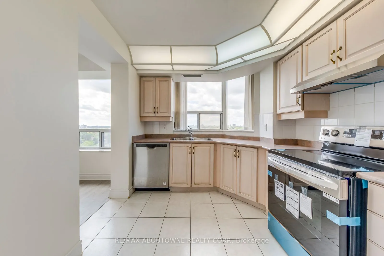5418 Yonge Street, #1805