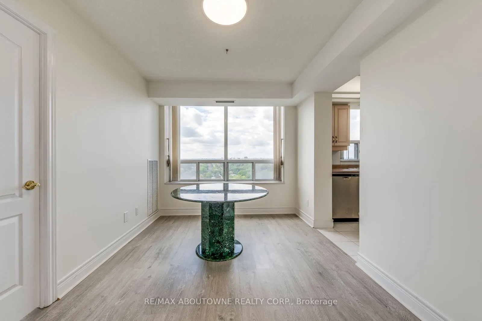 5418 Yonge Street, #1805