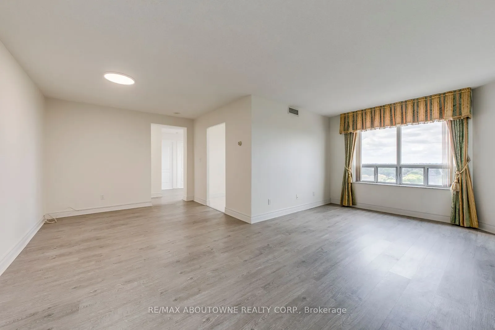 5418 Yonge Street, #1805