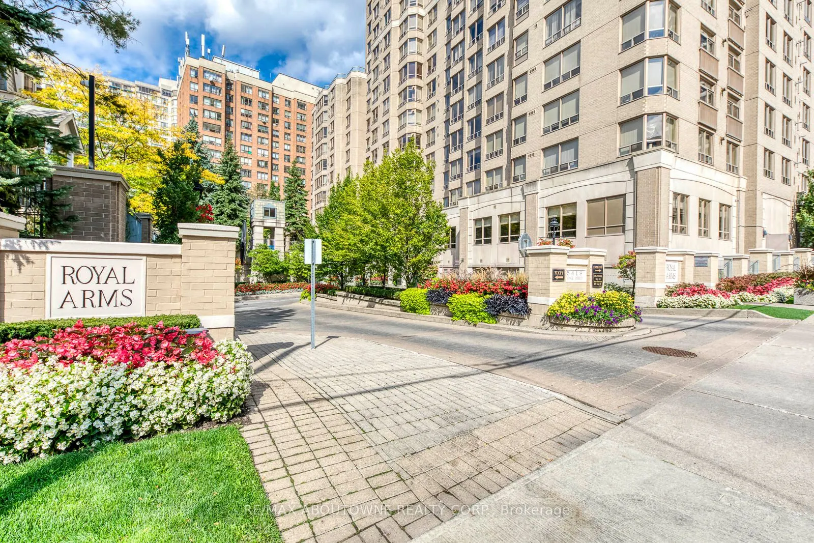 5418 Yonge Street, #1805