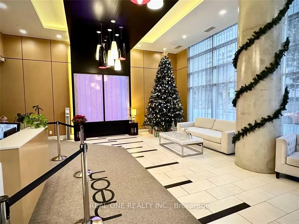 58 Orchard View Boulevard, #1004