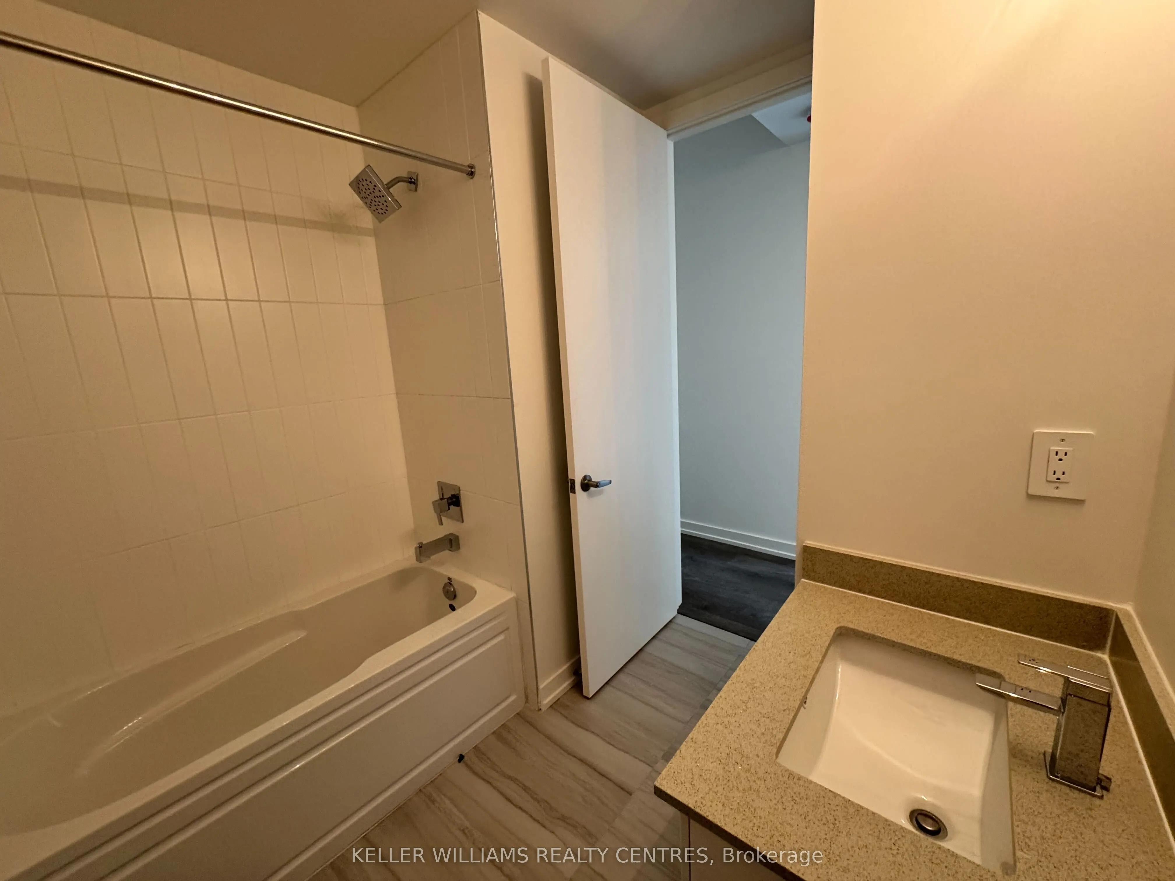 1680 Victoria Park Avenue, #216