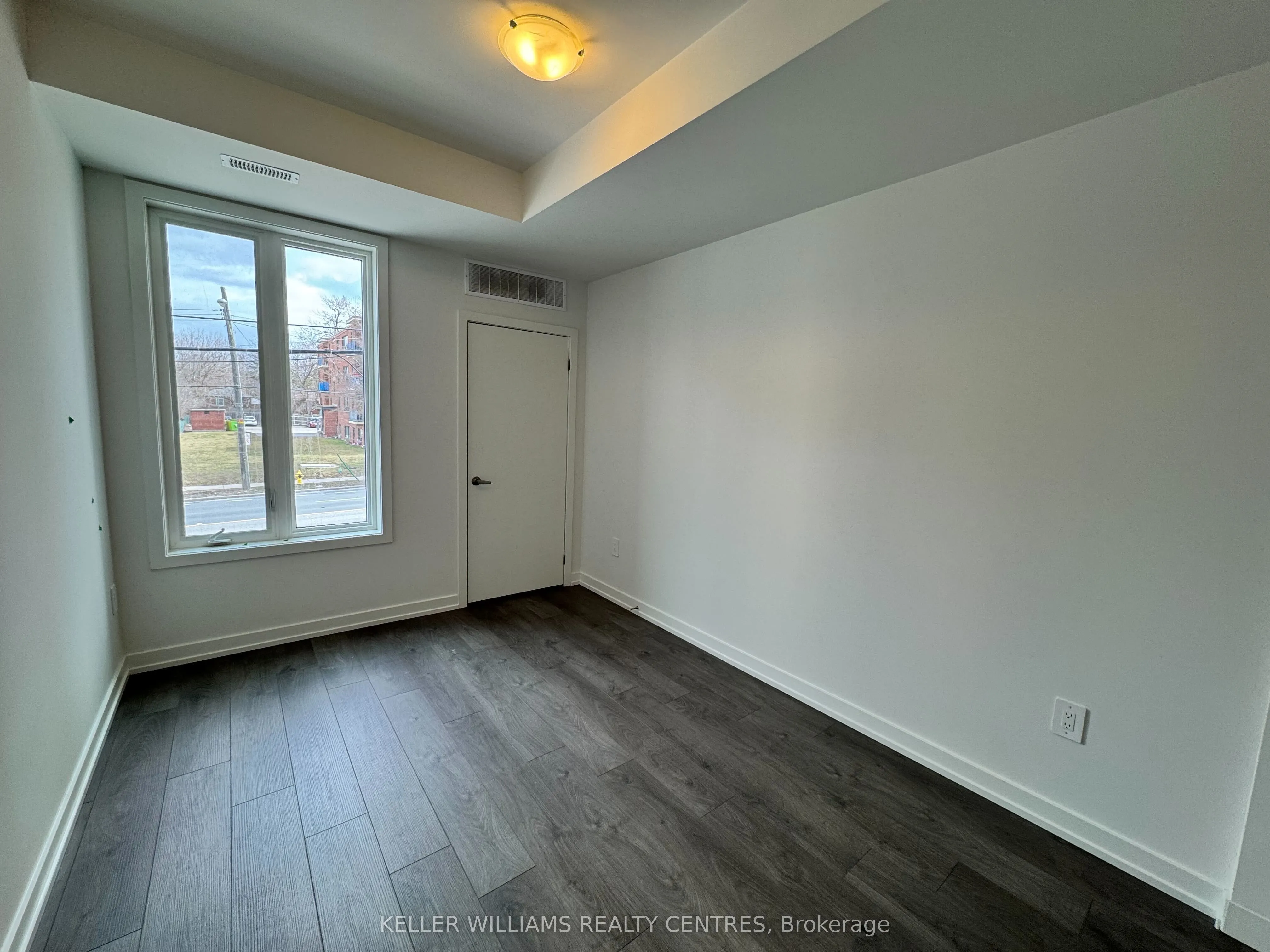 1680 Victoria Park Avenue, #216
