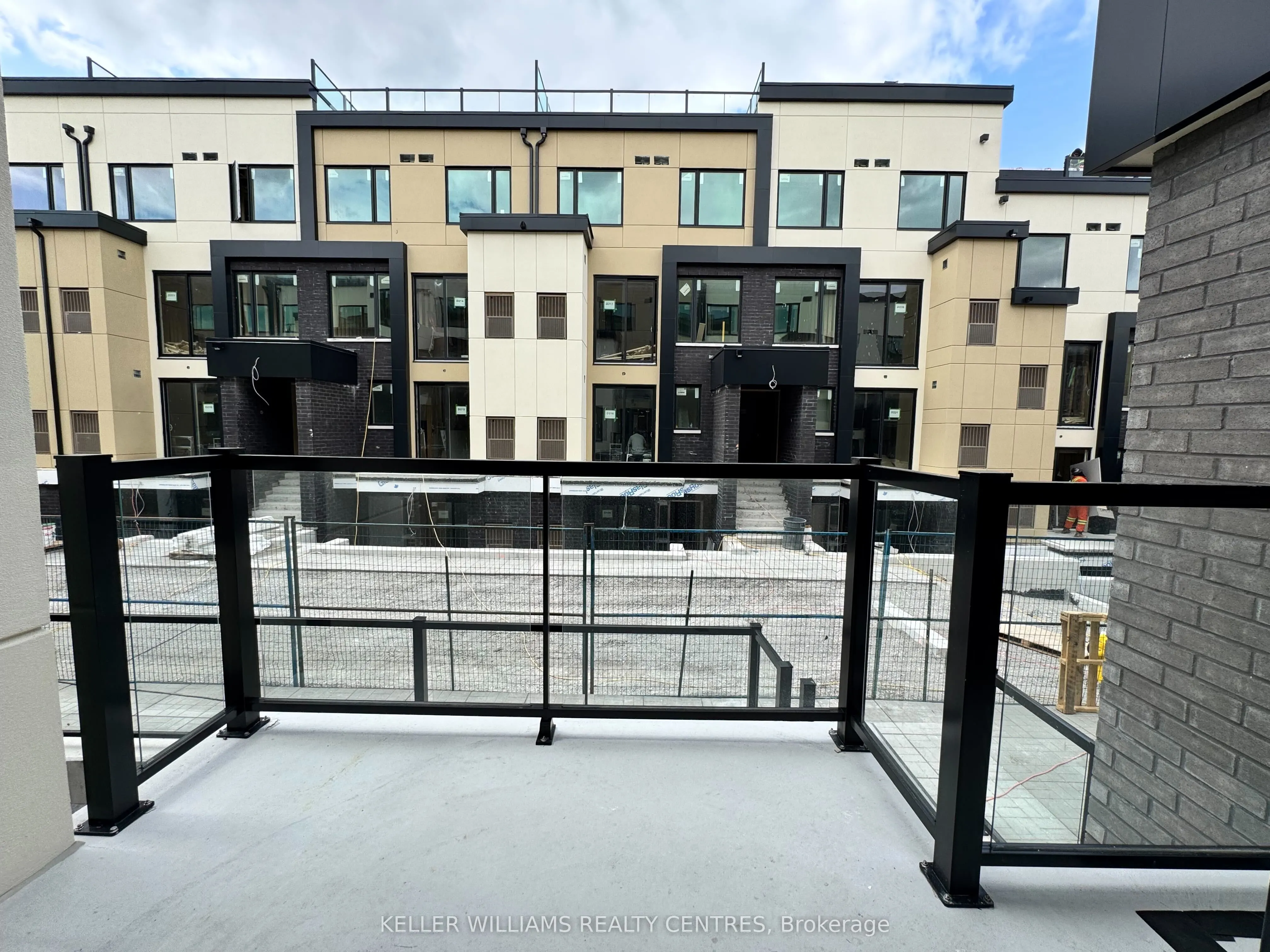 1680 Victoria Park Avenue, #216