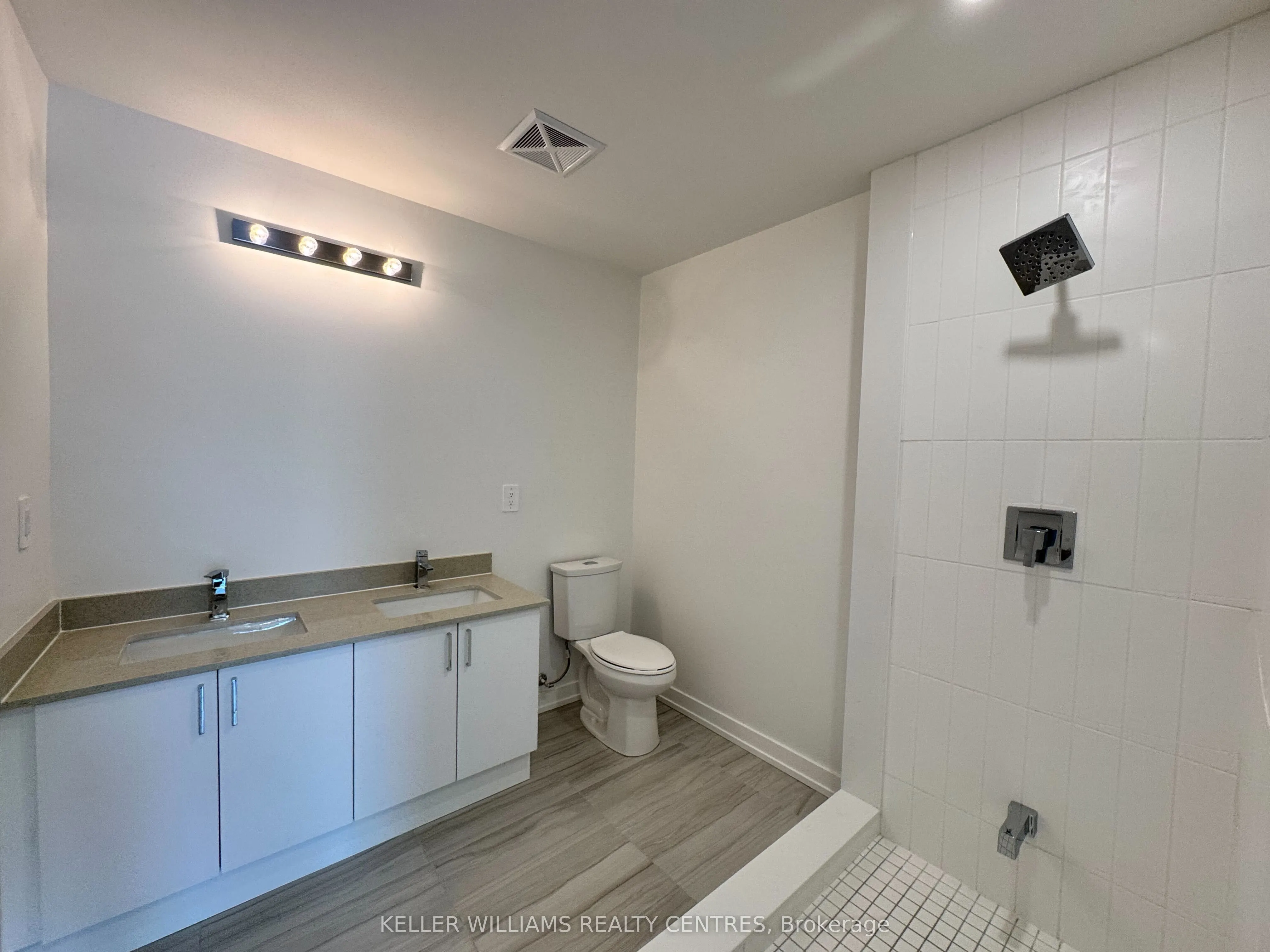 1680 Victoria Park Avenue, #216
